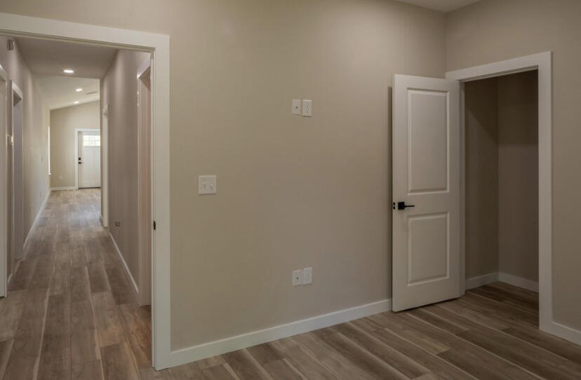 OAKWOOD LAKES ESTATES - Residential