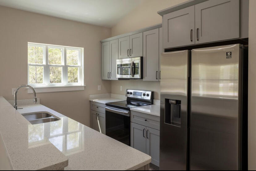 OAKWOOD LAKES ESTATES - Residential