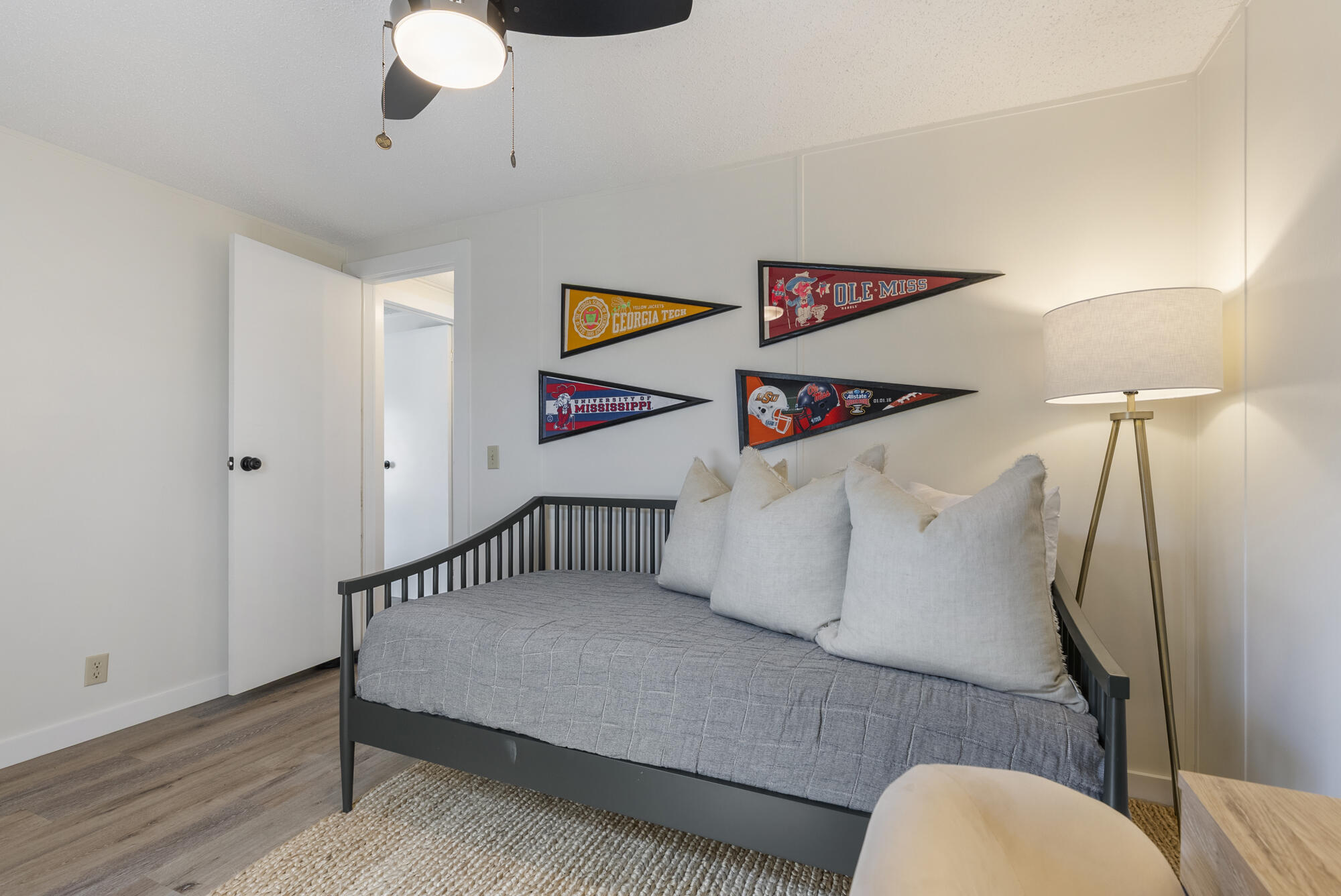 LAGUNA BEACH ESTATES - Residential