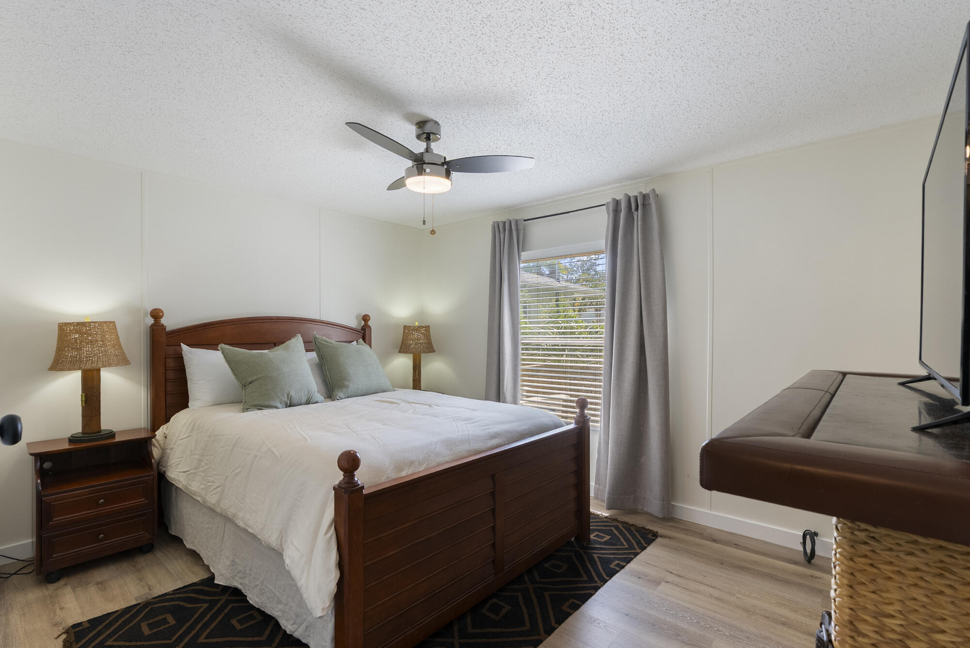 LAGUNA BEACH ESTATES - Residential