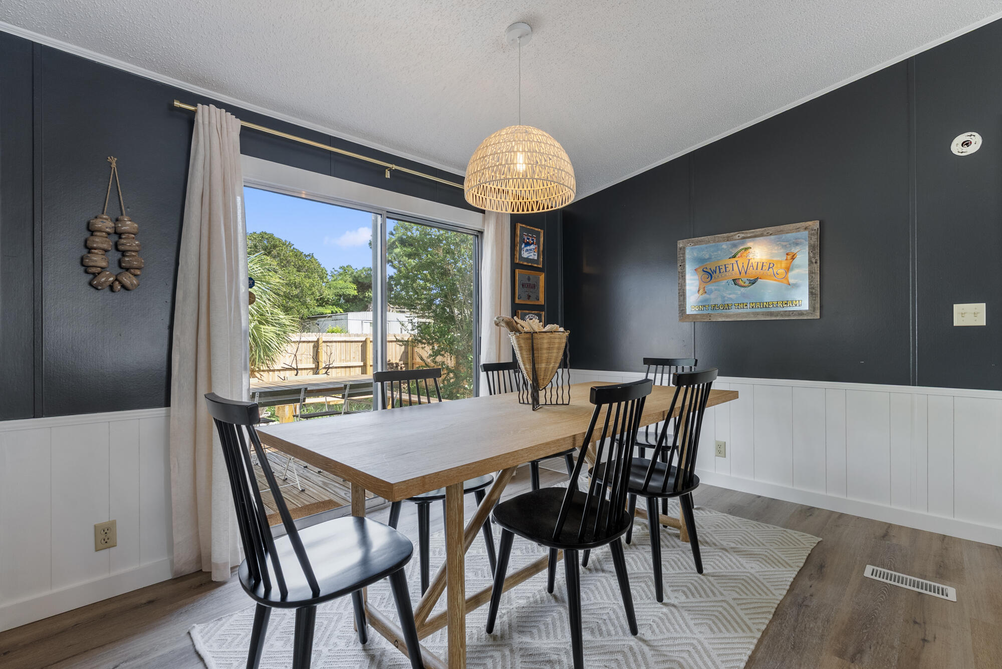 LAGUNA BEACH ESTATES - Residential