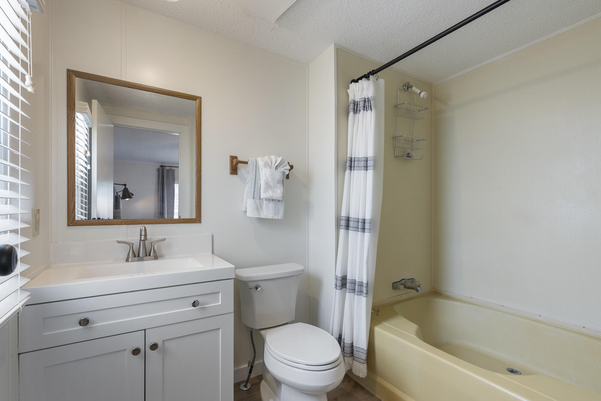 LAGUNA BEACH ESTATES - Residential