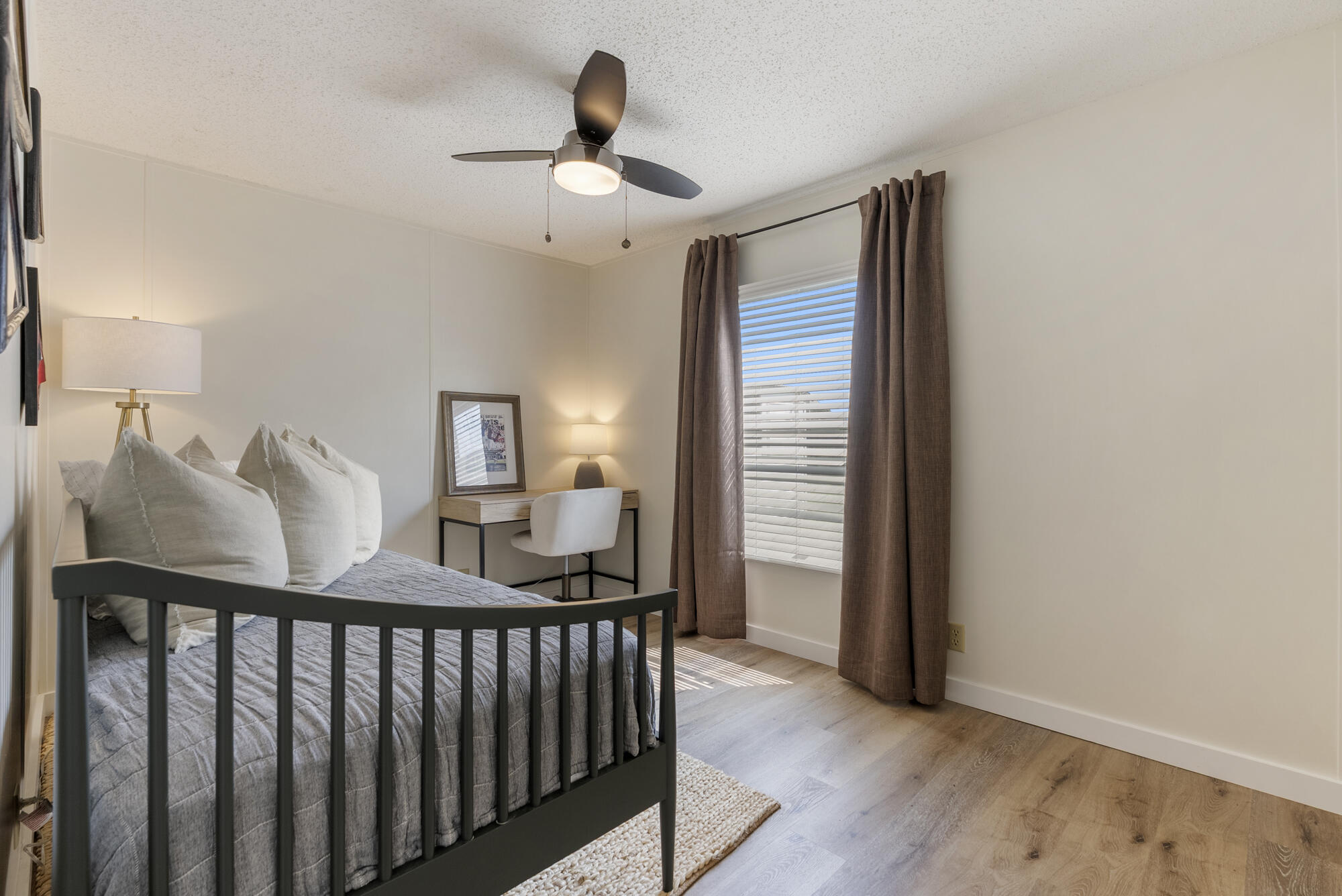 LAGUNA BEACH ESTATES - Residential