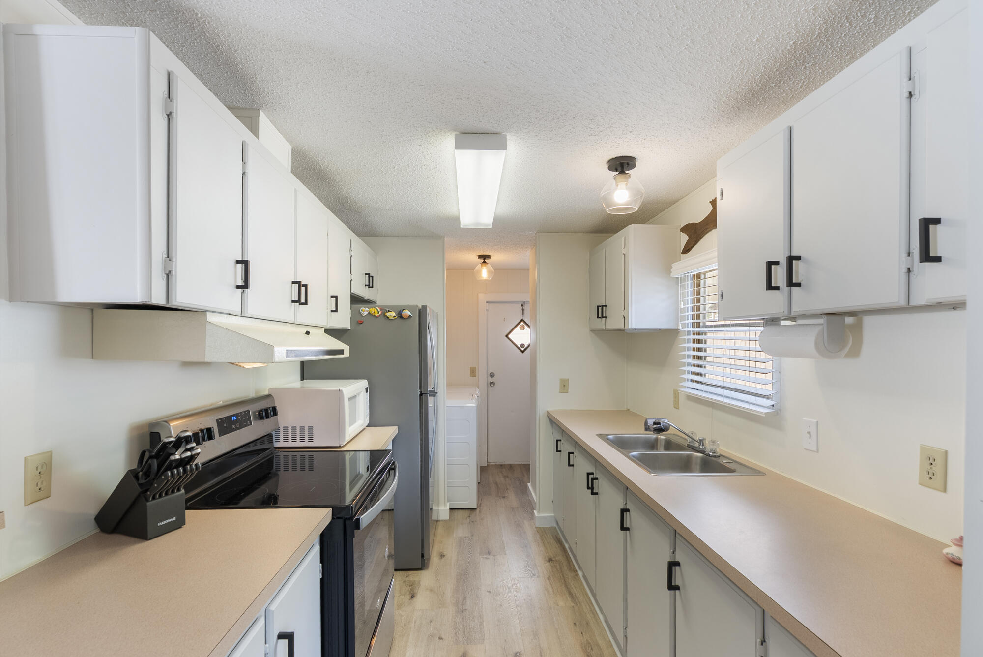 LAGUNA BEACH ESTATES - Residential