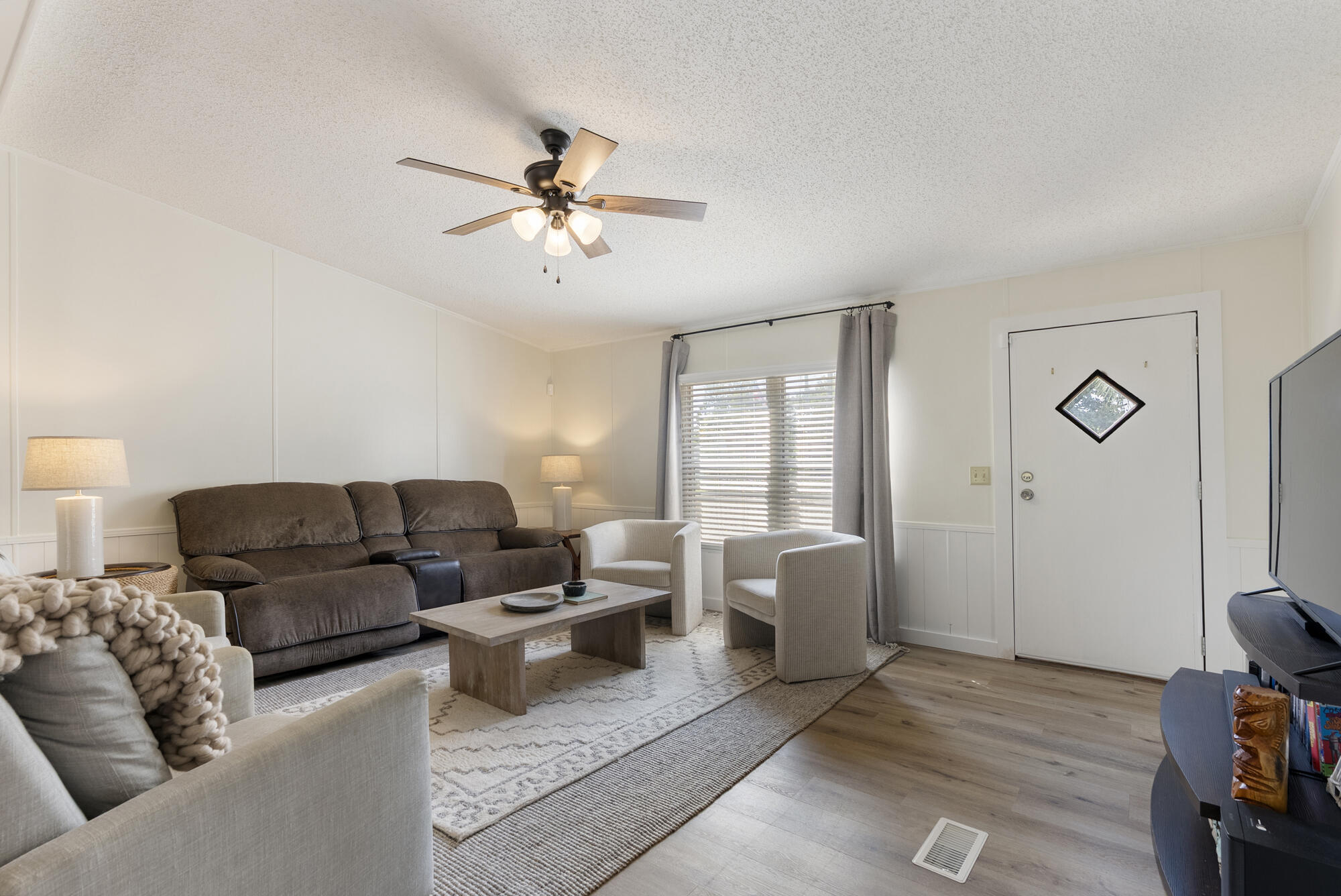 LAGUNA BEACH ESTATES - Residential