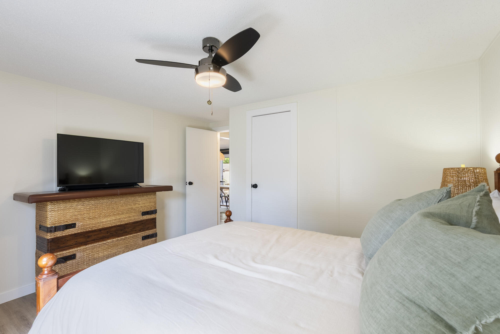 LAGUNA BEACH ESTATES - Residential