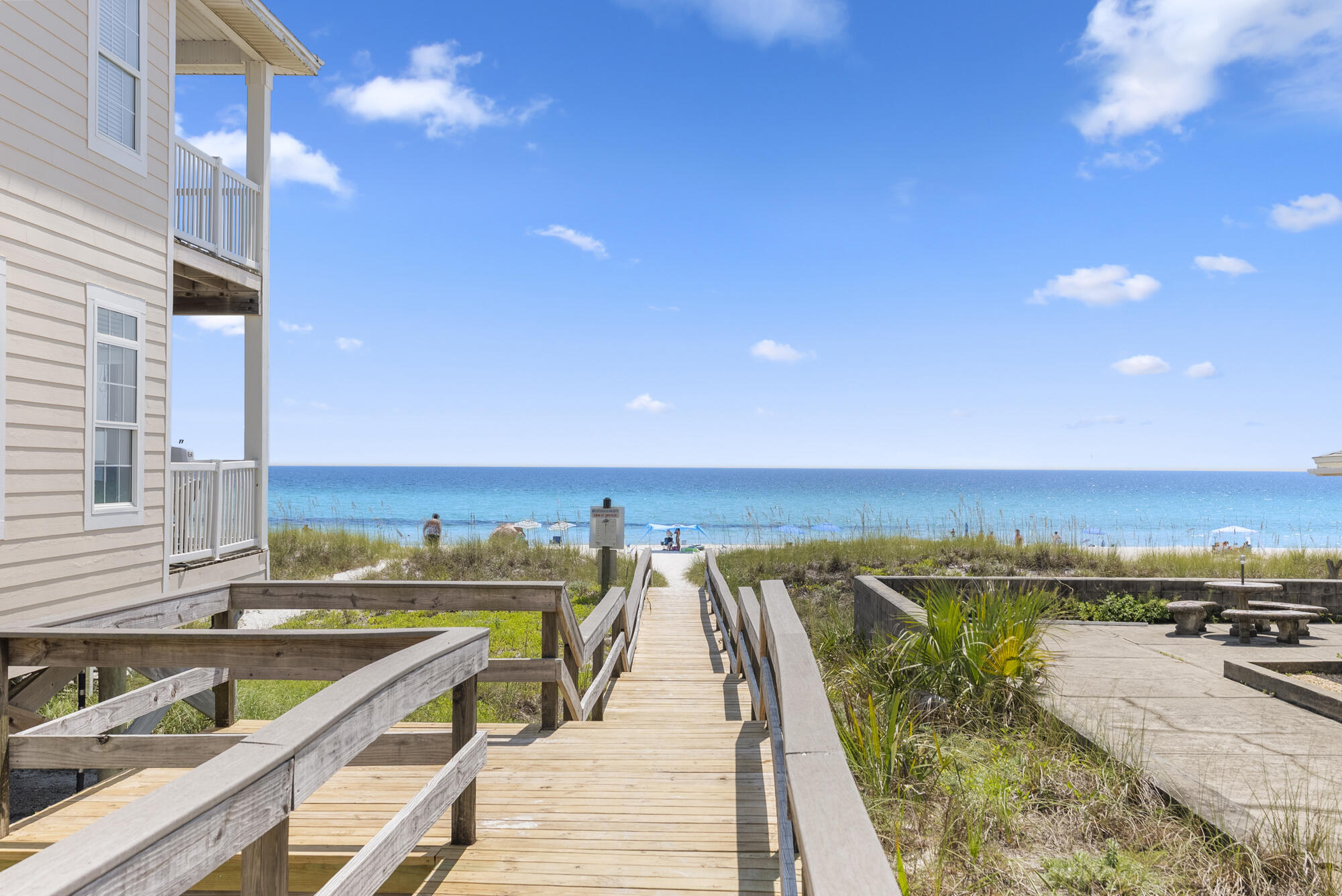 LAGUNA BEACH ESTATES - Residential