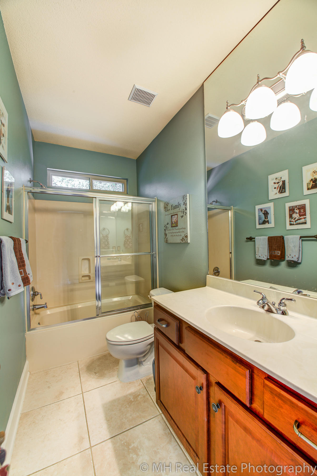 CHARDONNAY ESTATES - Residential