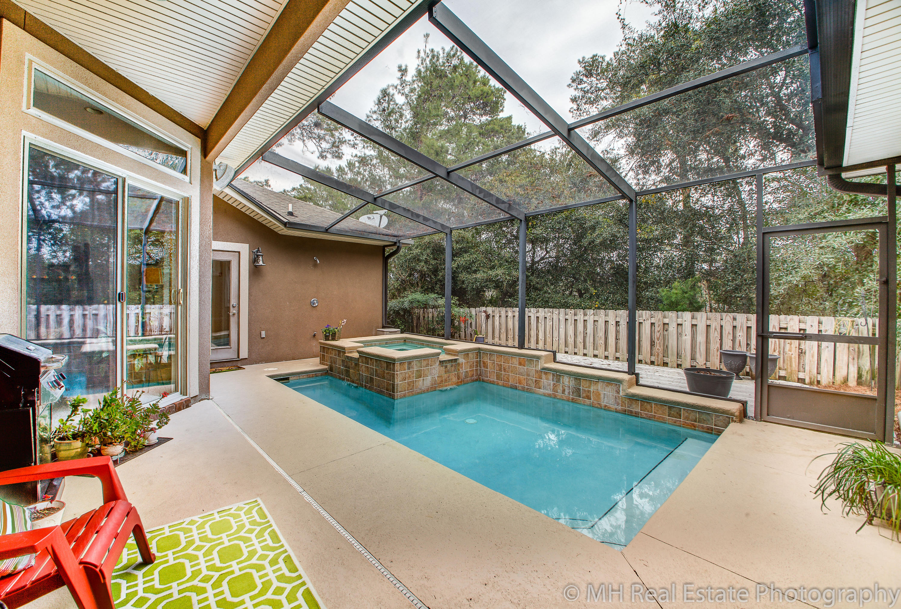 CHARDONNAY ESTATES - Residential