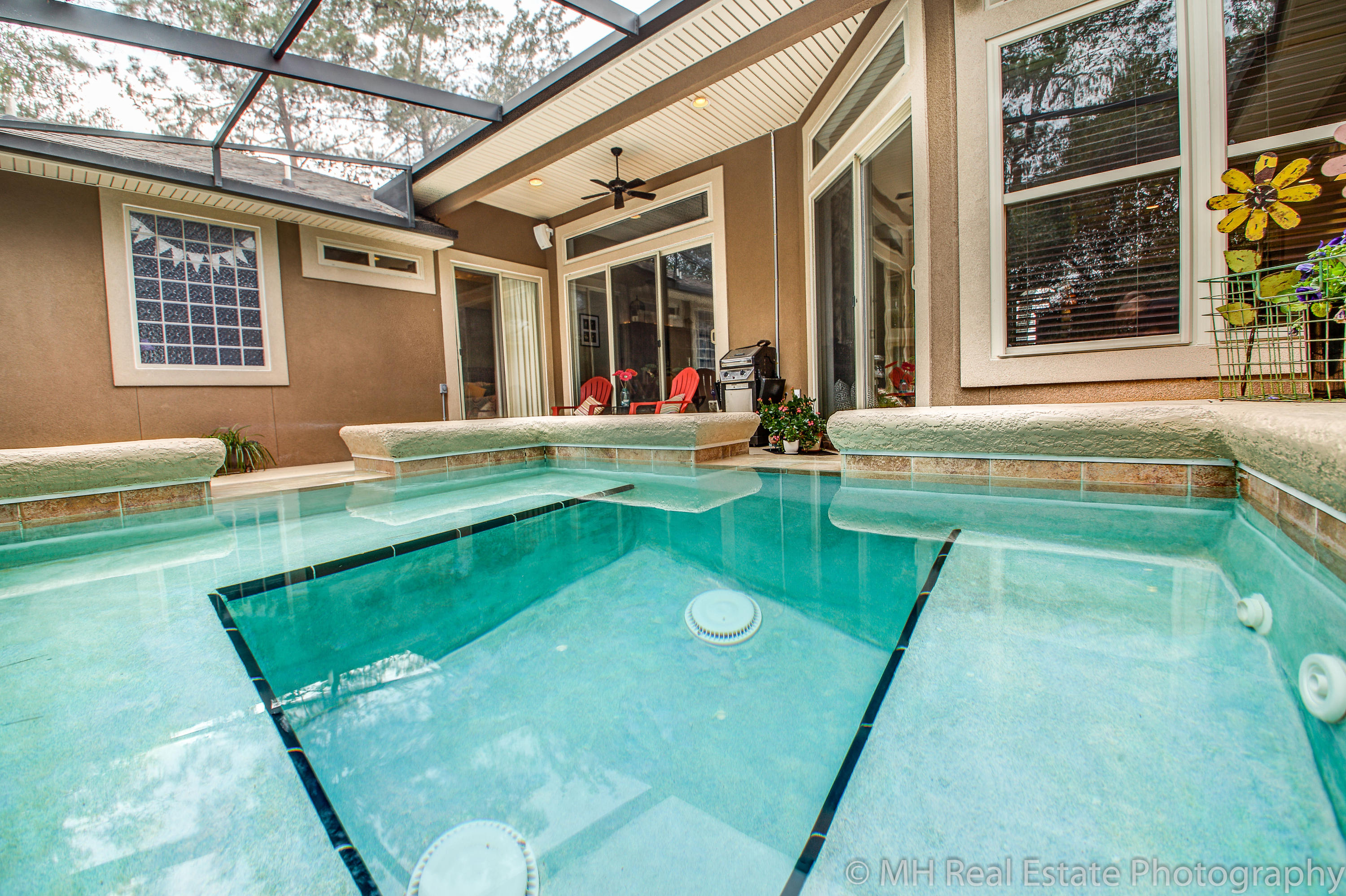 CHARDONNAY ESTATES - Residential