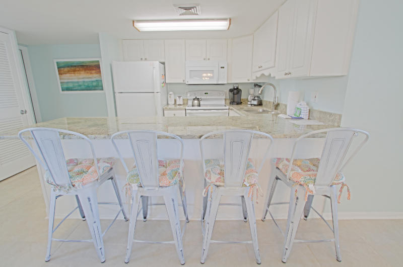 HOLIDAY SURF & RACQUET CLUB - Residential