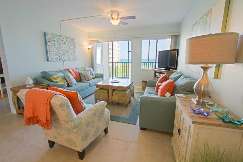 HOLIDAY SURF & RACQUET CLUB - Residential