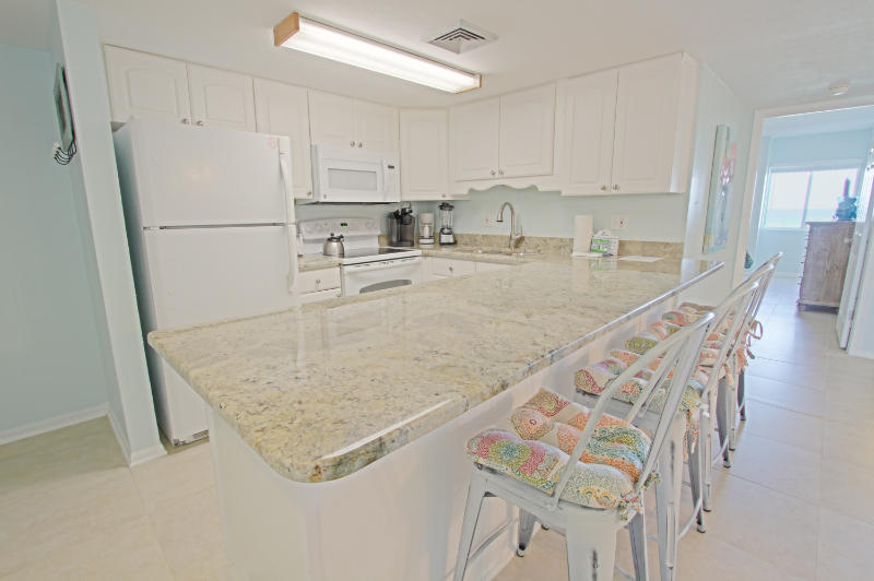 HOLIDAY SURF & RACQUET CLUB - Residential