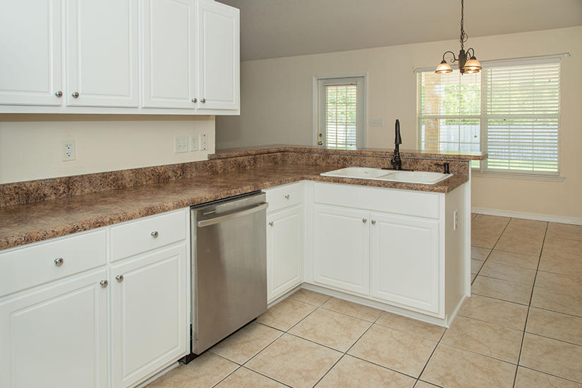 CREETWOOD PLACE - Residential Lease