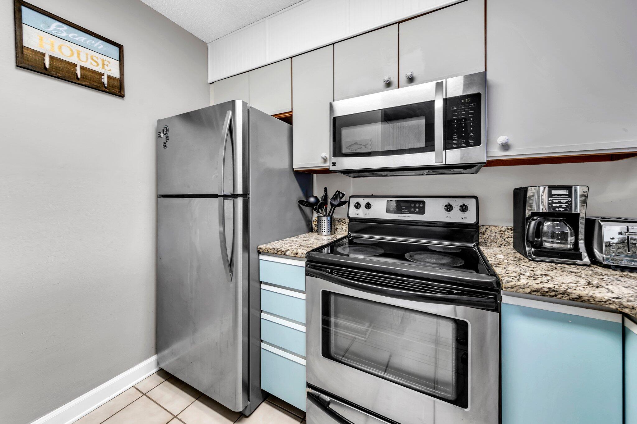 LAKESIDE CONDO AT BLUEWATER BAY - Residential