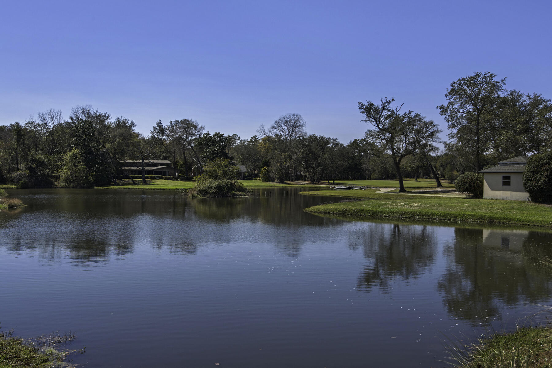 LAKESIDE CONDO AT BLUEWATER BAY - Residential