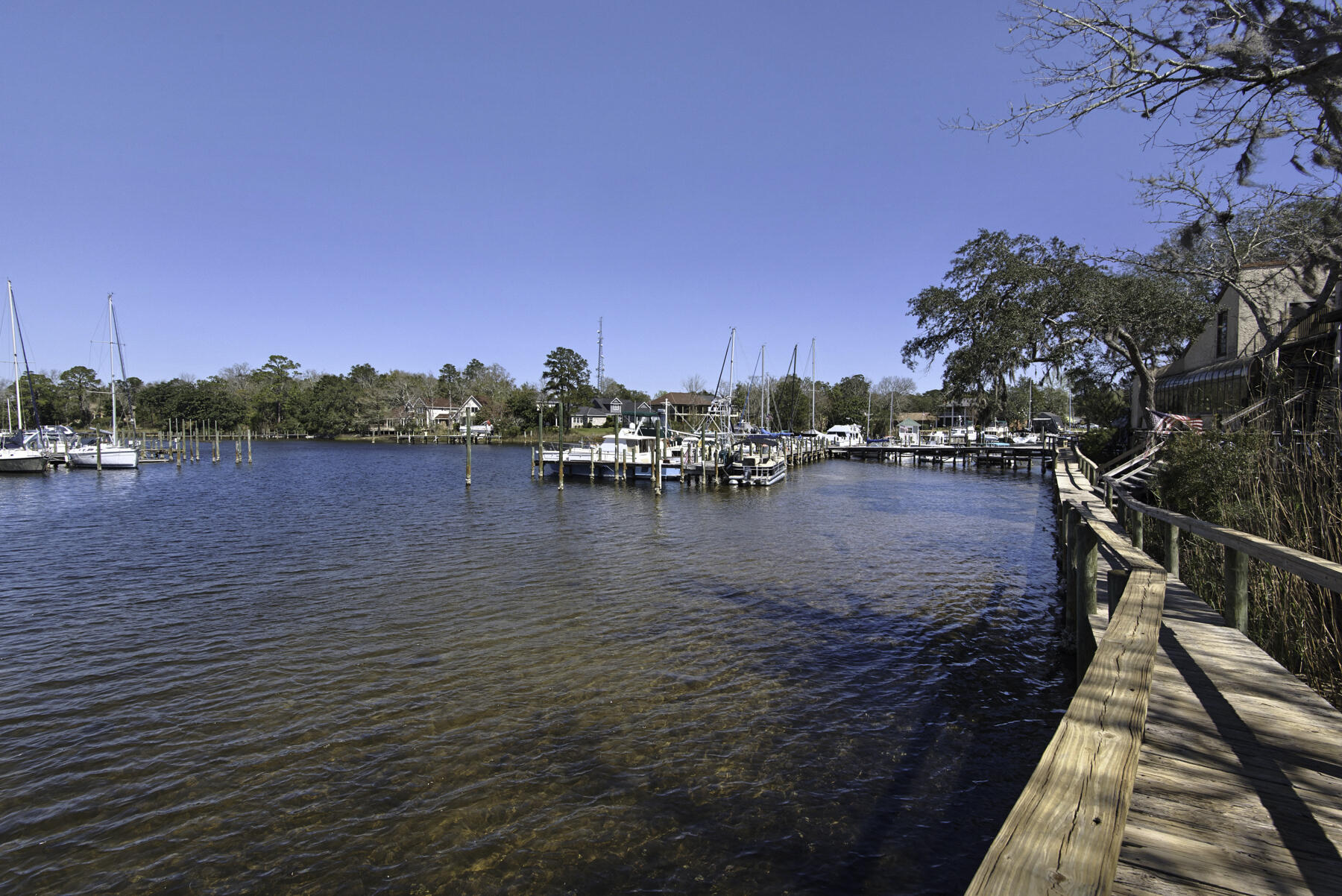 LAKESIDE CONDO AT BLUEWATER BAY - Residential