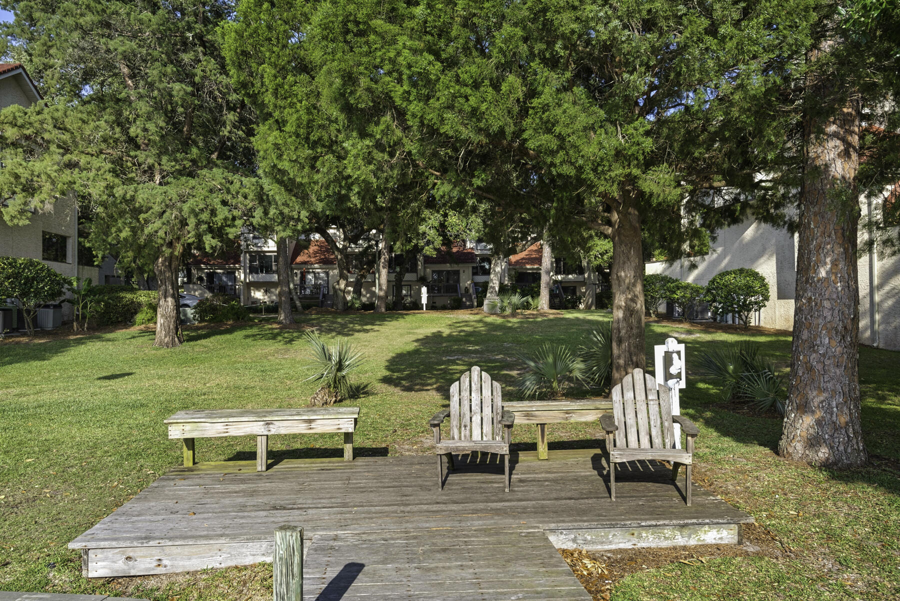 LAKESIDE CONDO AT BLUEWATER BAY - Residential