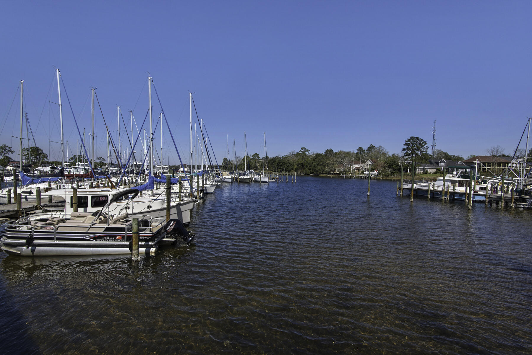 LAKESIDE CONDO AT BLUEWATER BAY - Residential