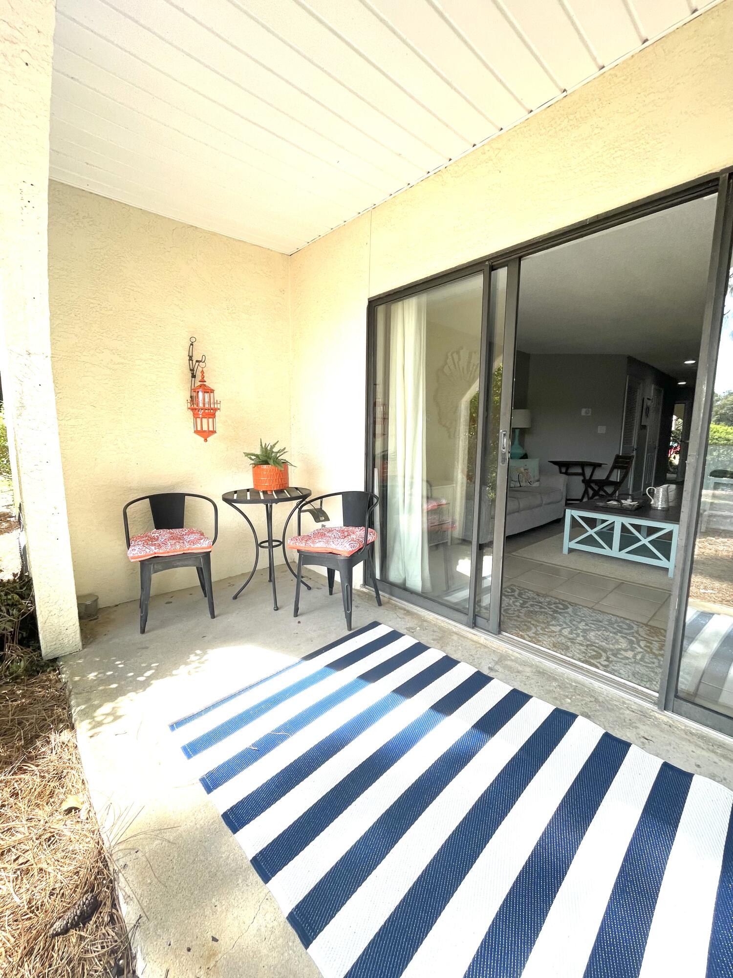 LAKESIDE CONDO AT BLUEWATER BAY - Residential