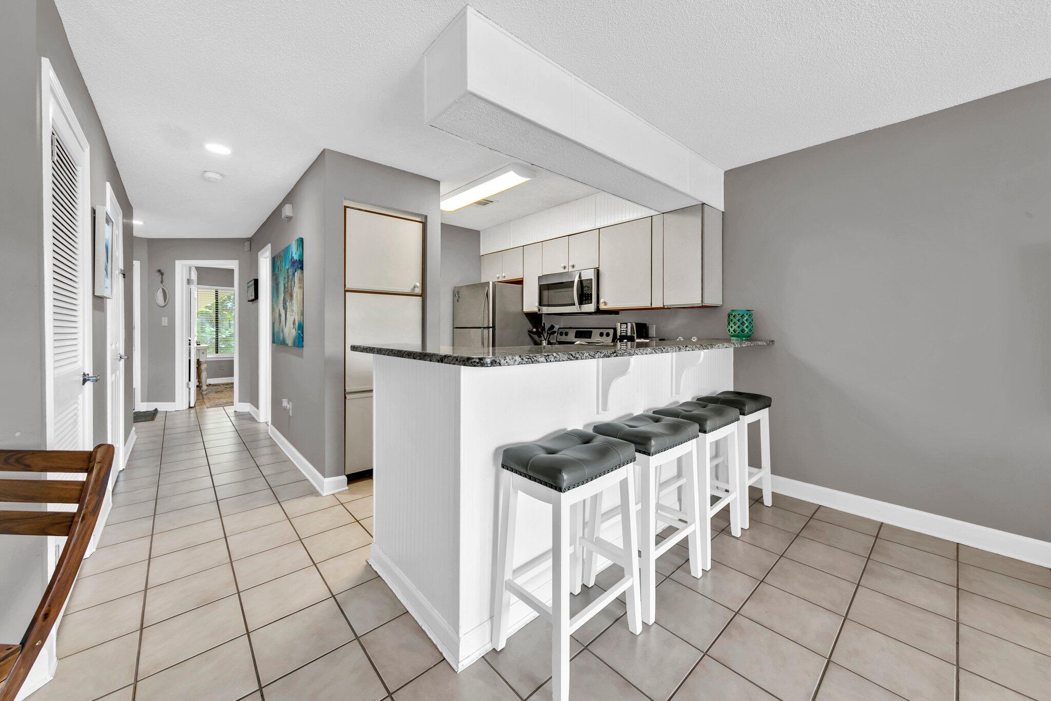 LAKESIDE CONDO AT BLUEWATER BAY - Residential