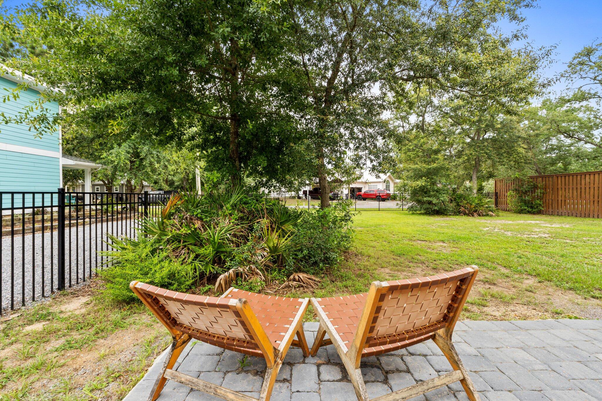 EMERALD SHORES - Residential