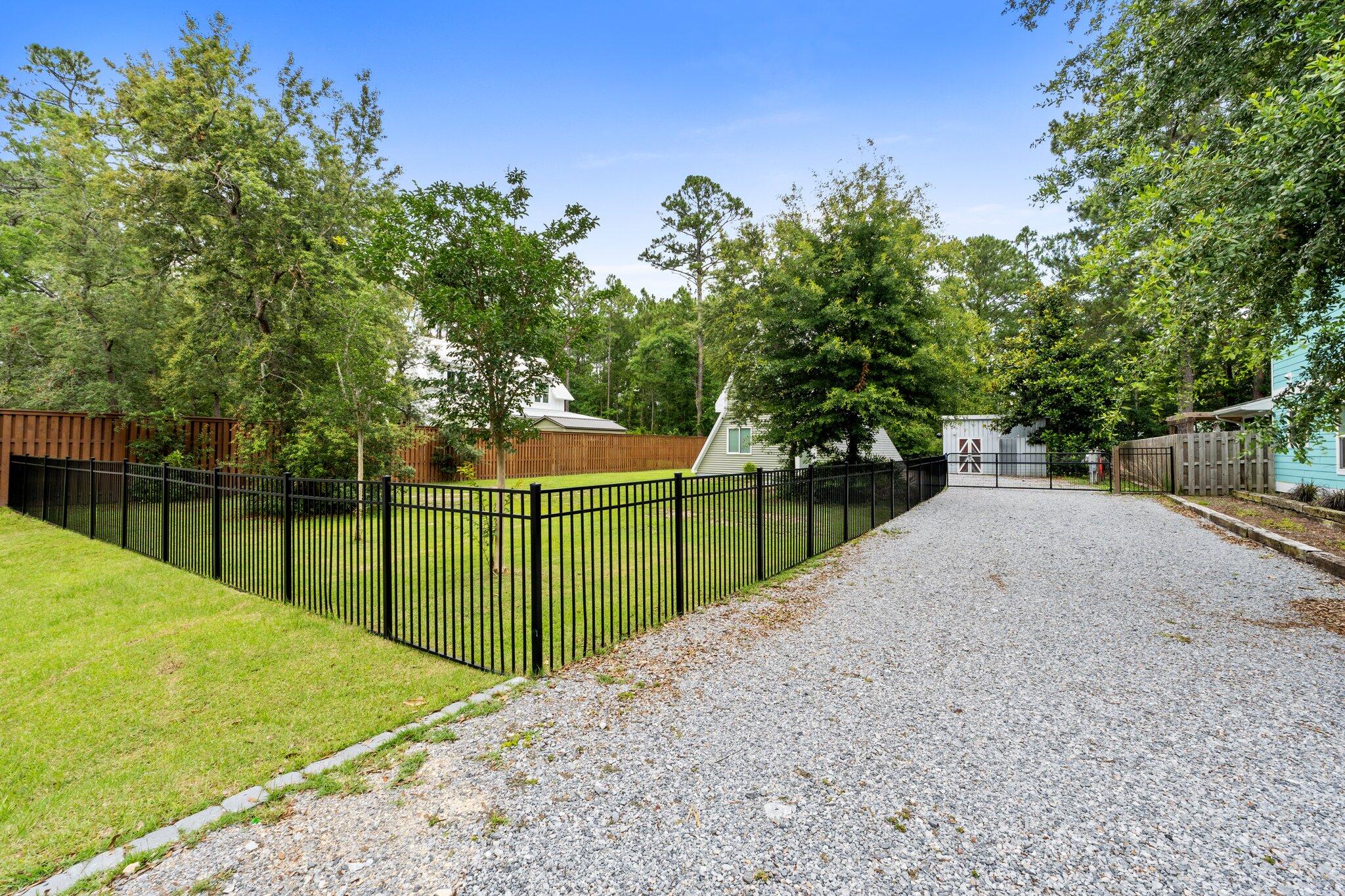 EMERALD SHORES - Residential