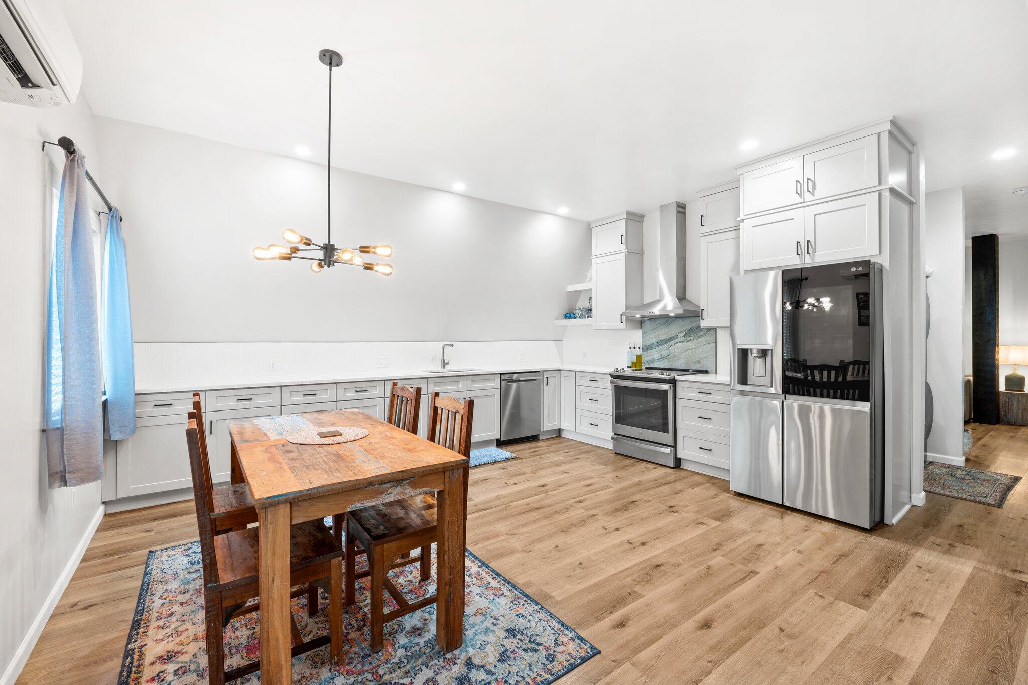 EMERALD SHORES - Residential