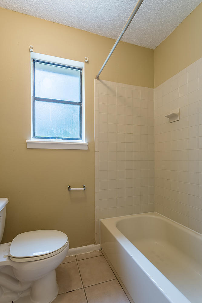 LIVE OAK - Residential Lease