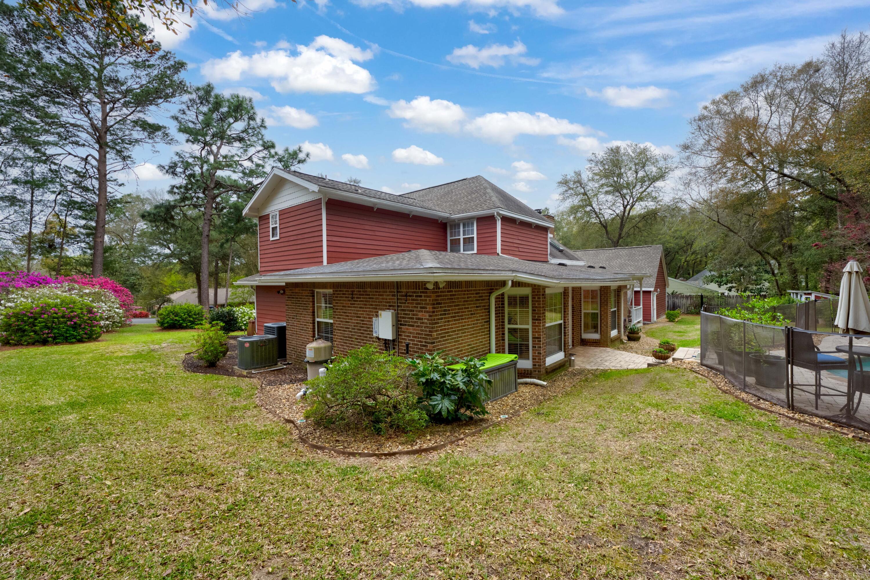 LE CHATEAU - Residential