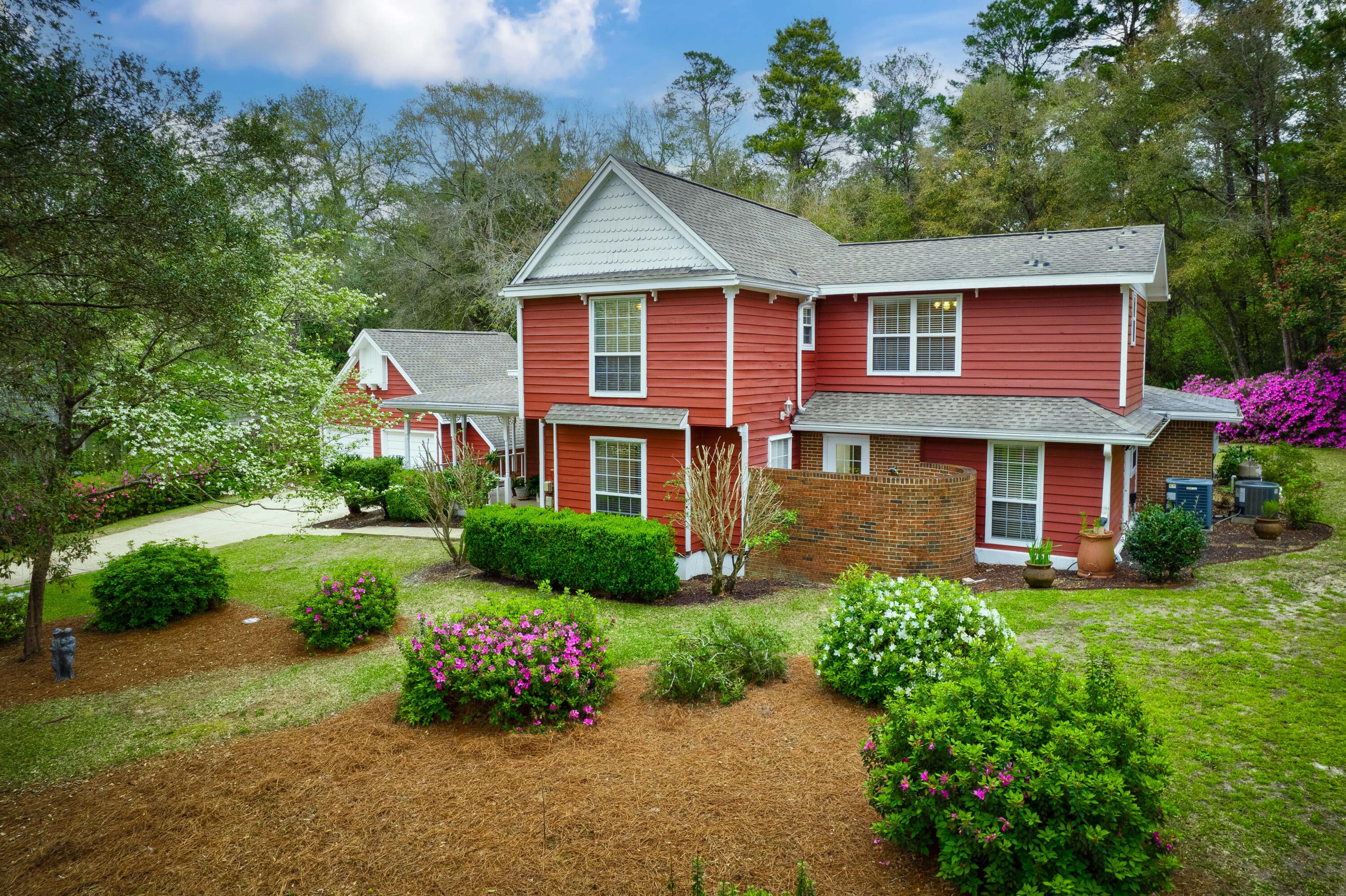 LE CHATEAU - Residential