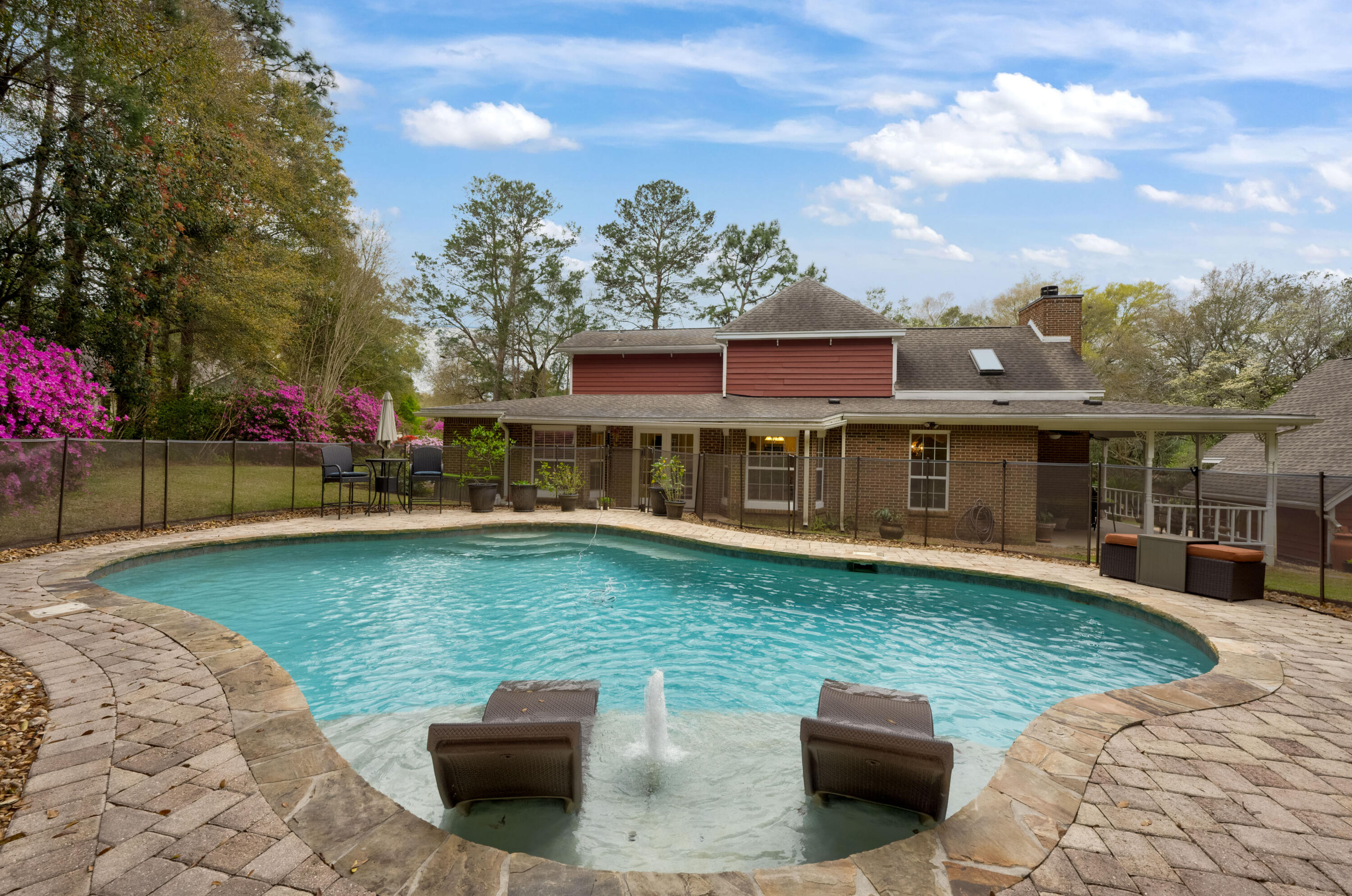 LE CHATEAU - Residential