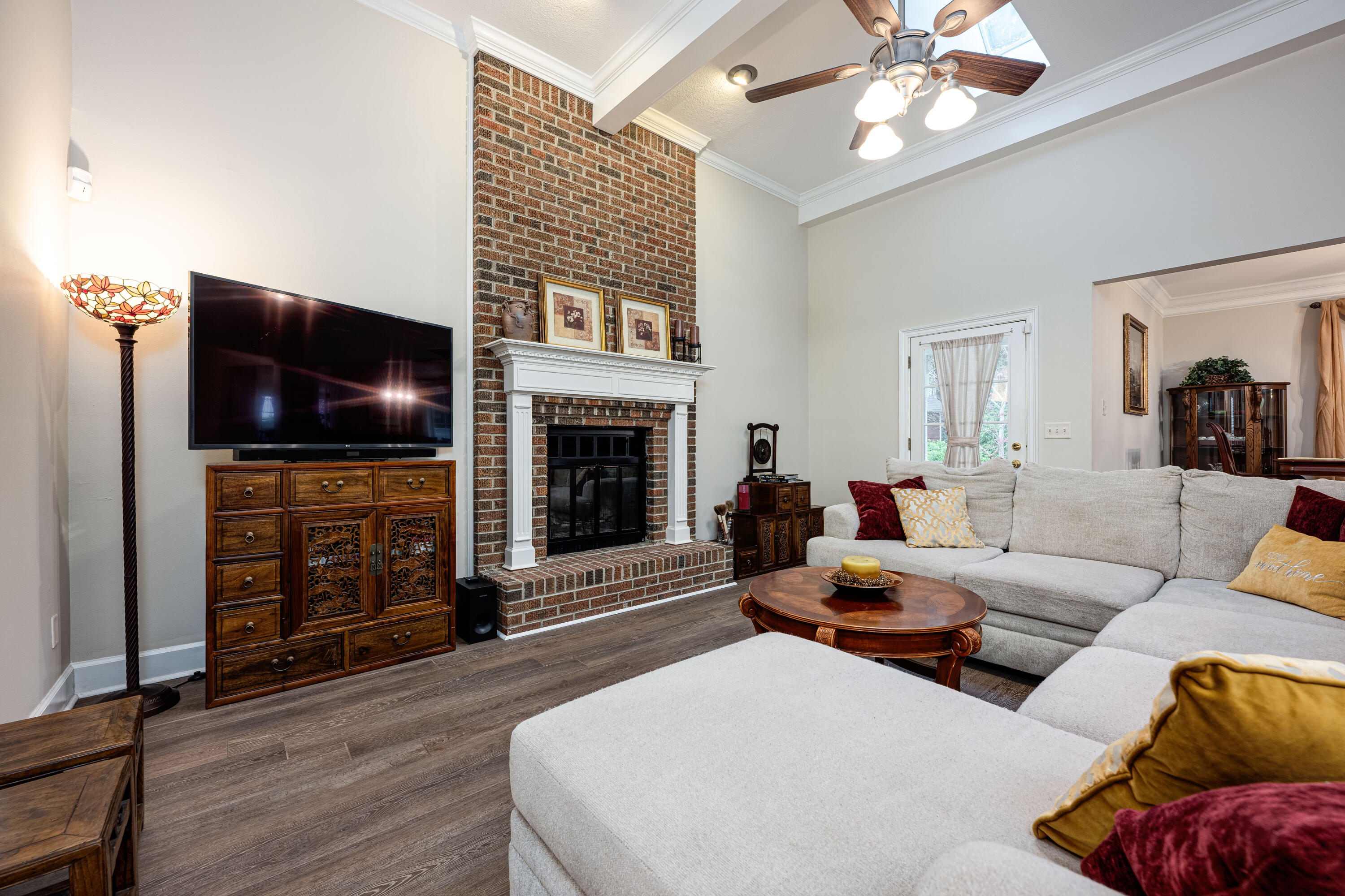 LE CHATEAU - Residential