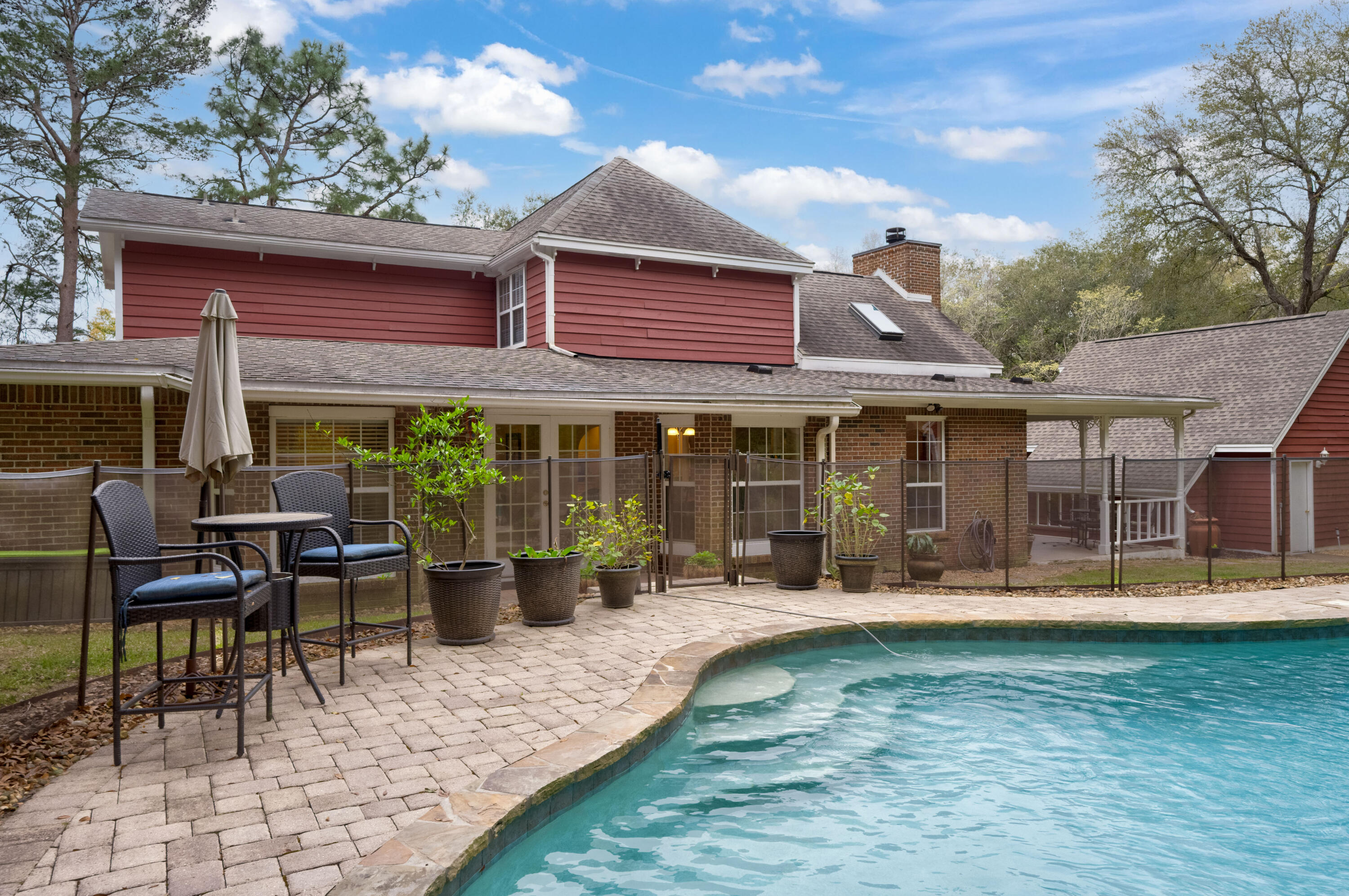 LE CHATEAU - Residential