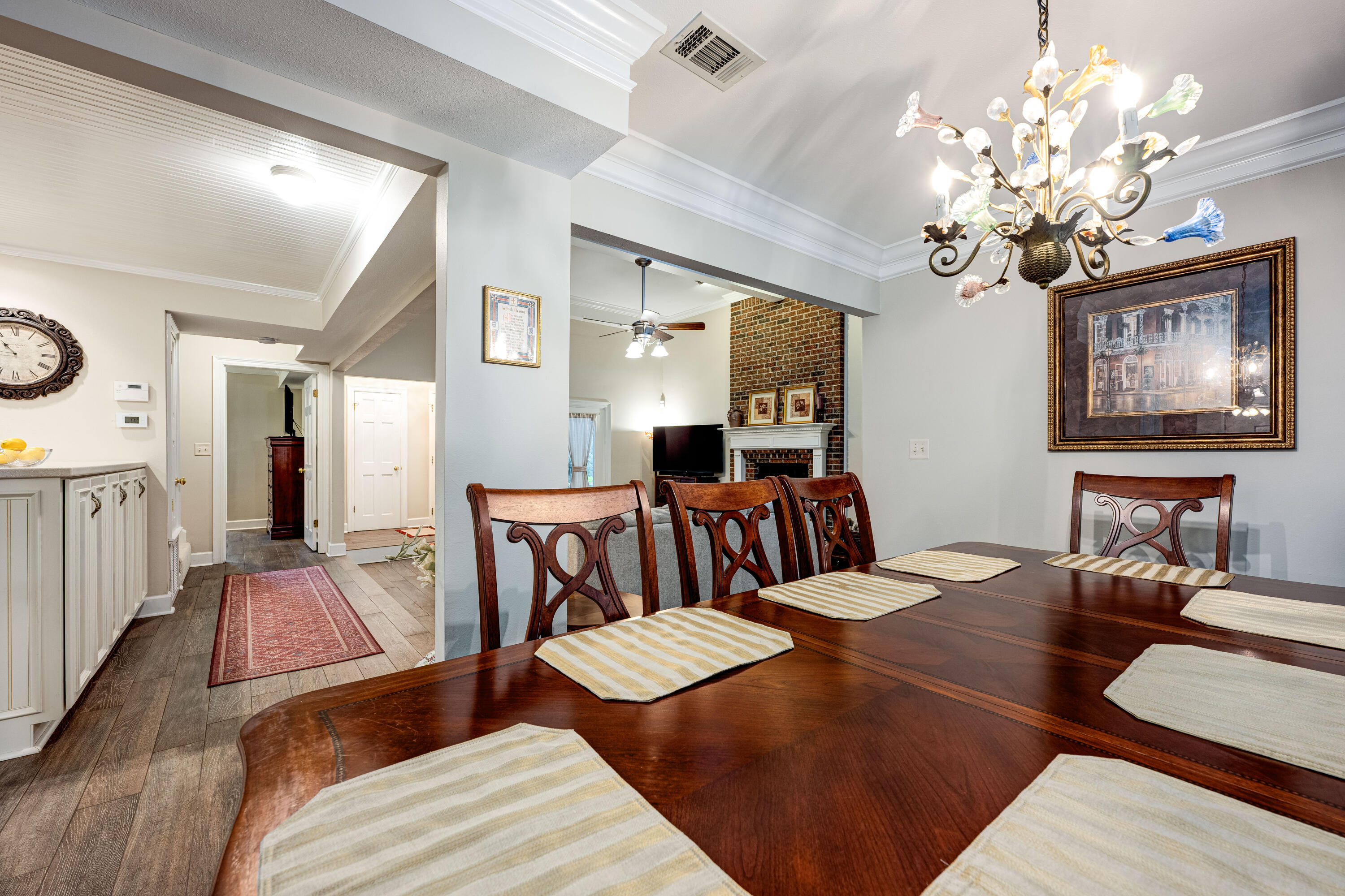 LE CHATEAU - Residential