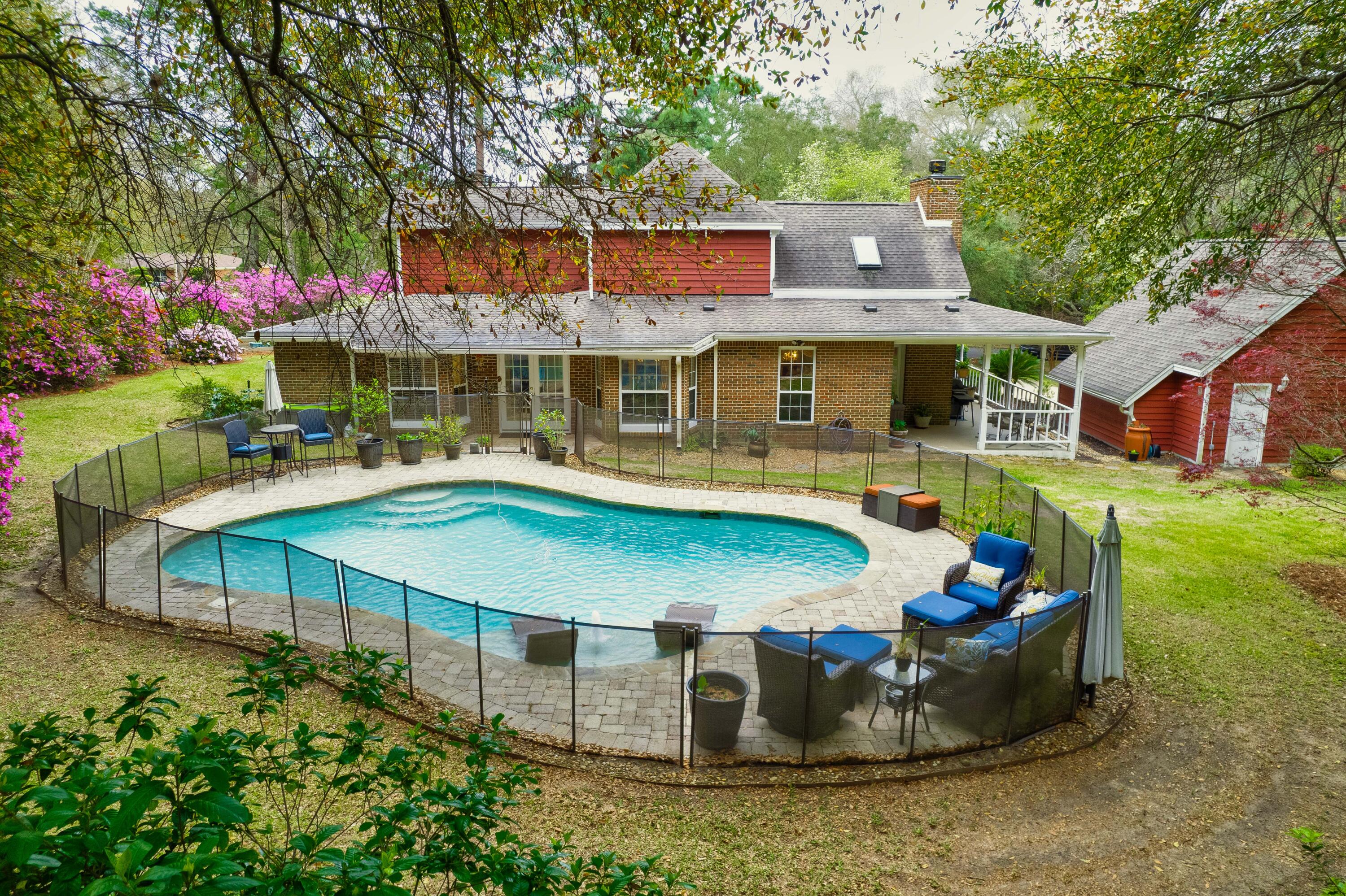 LE CHATEAU - Residential