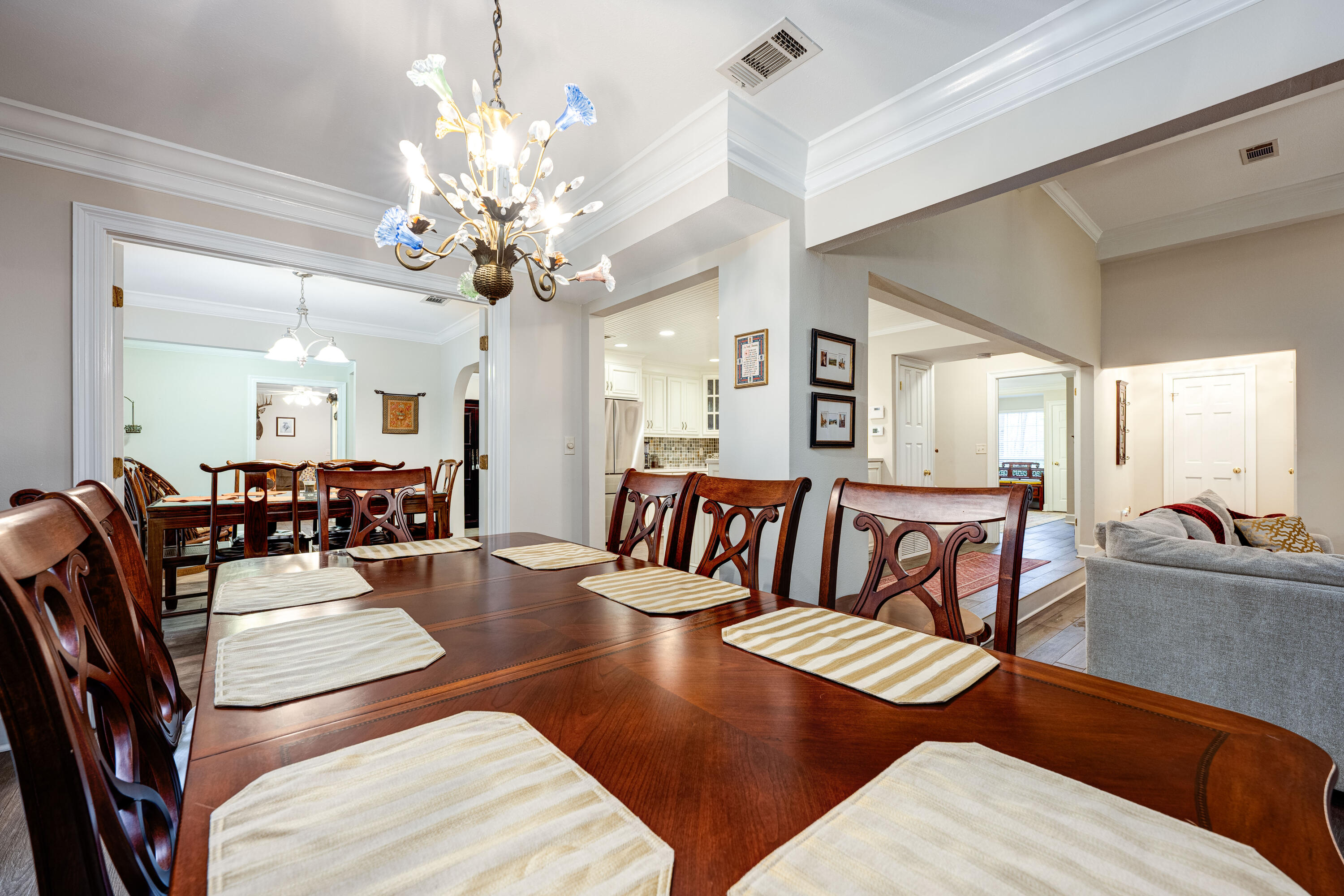 LE CHATEAU - Residential