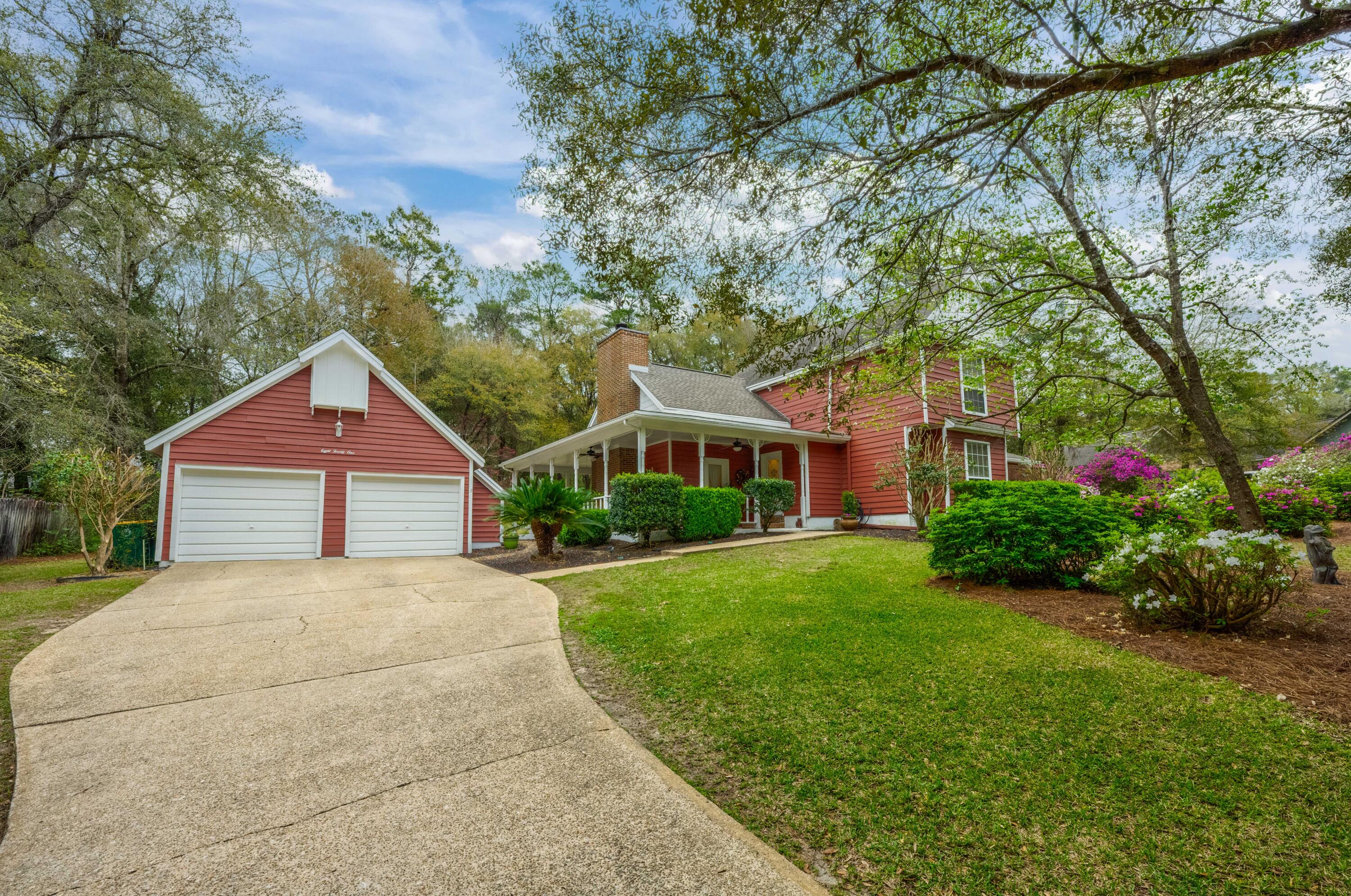 LE CHATEAU - Residential