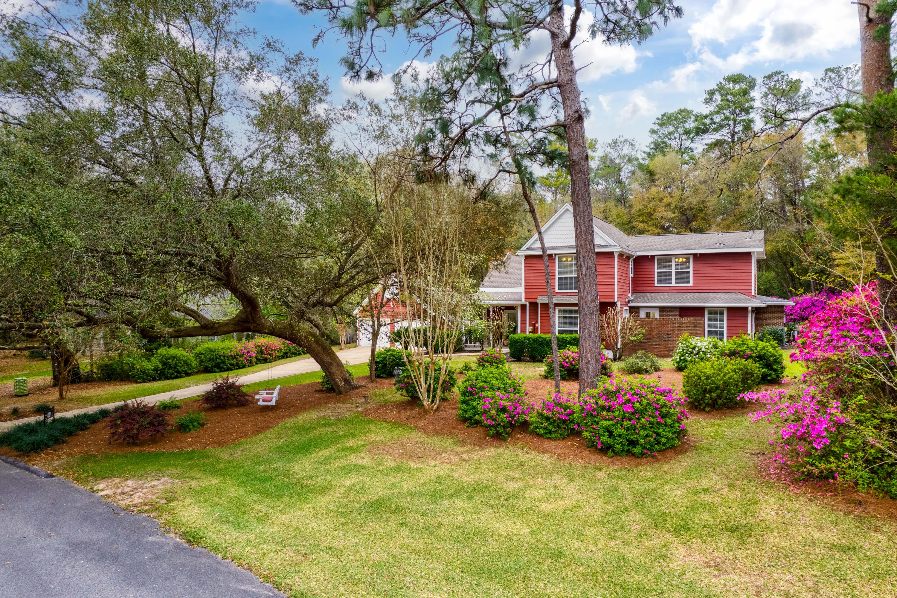 LE CHATEAU - Residential