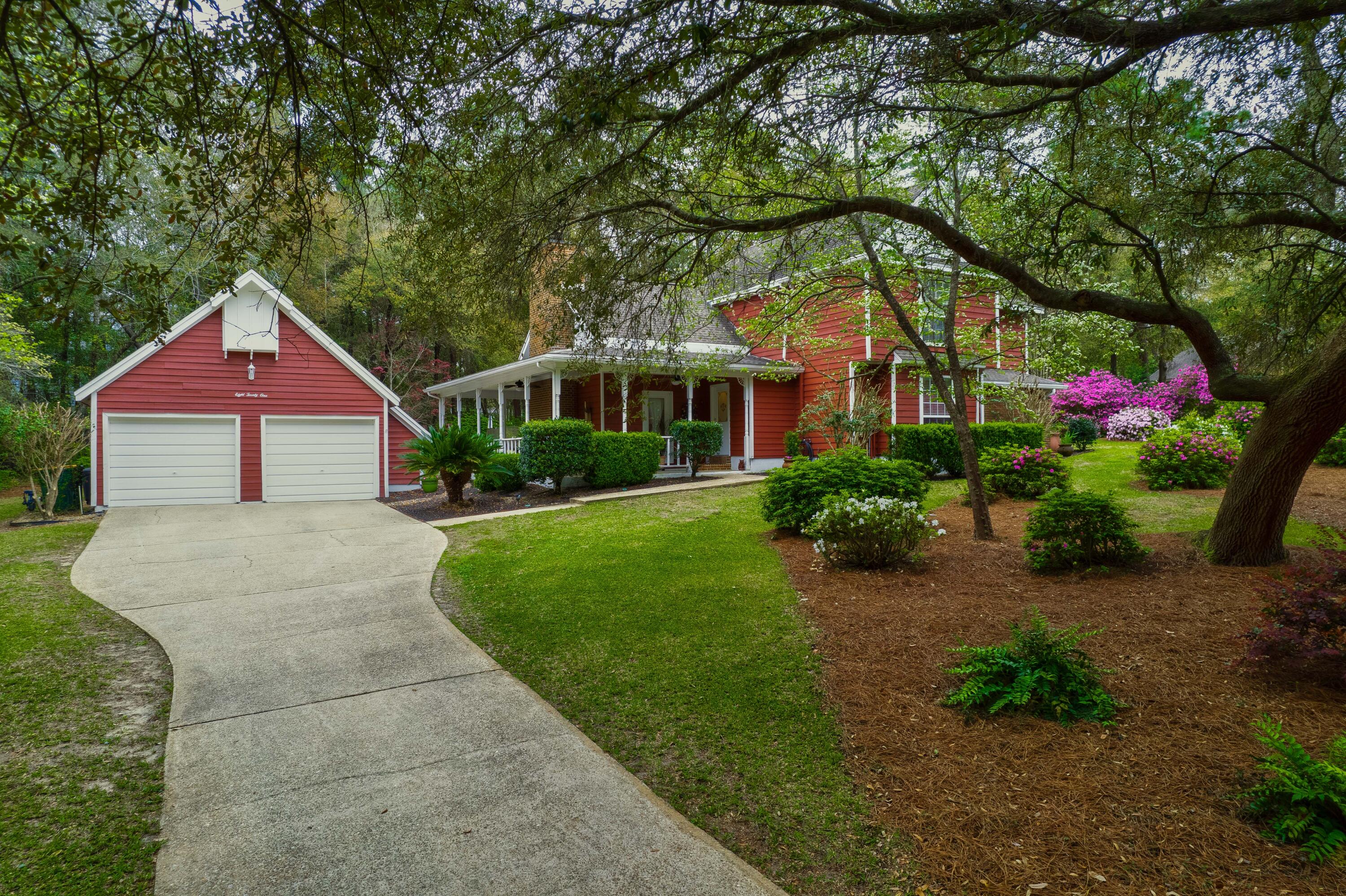 LE CHATEAU - Residential