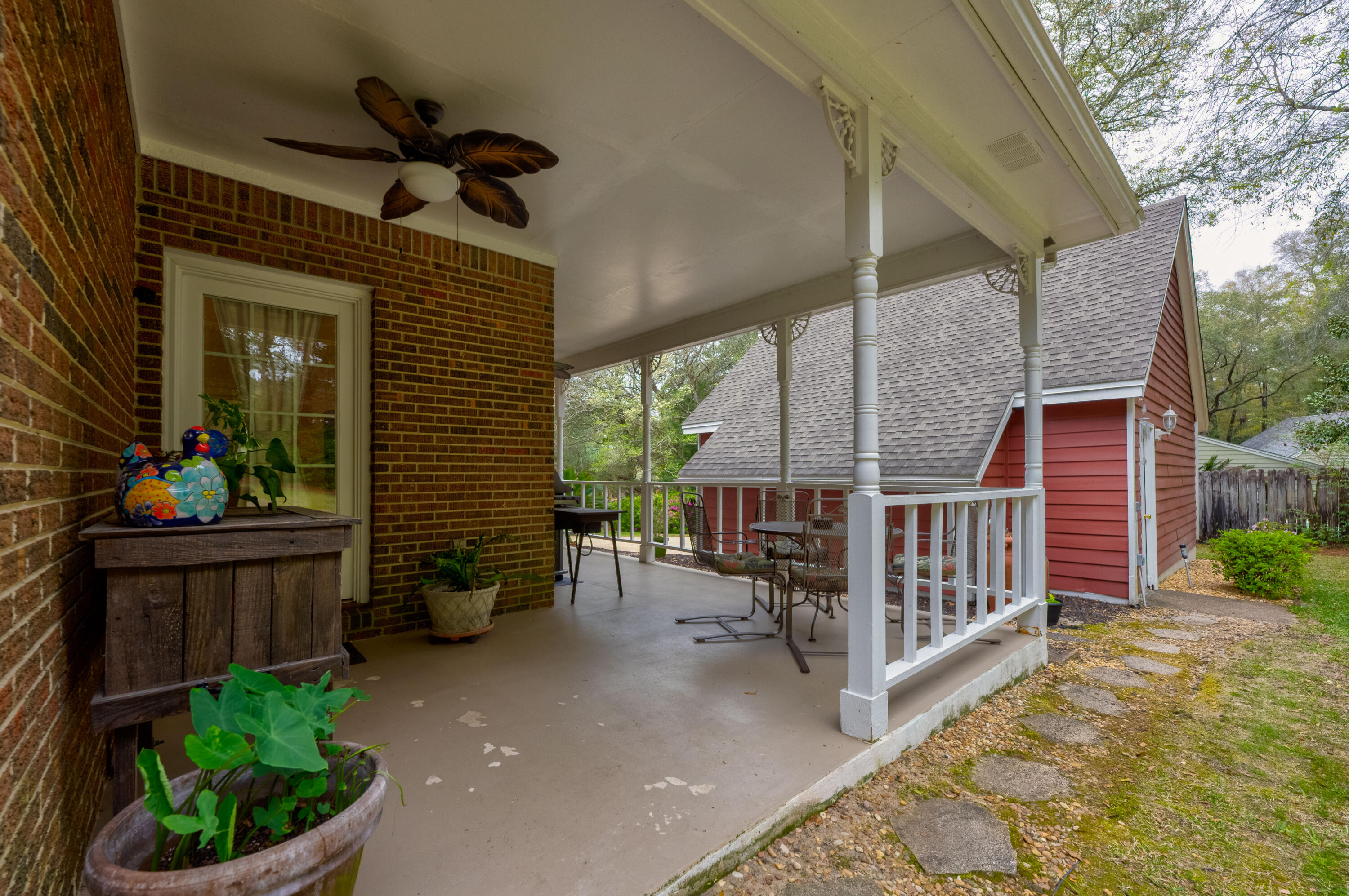 LE CHATEAU - Residential