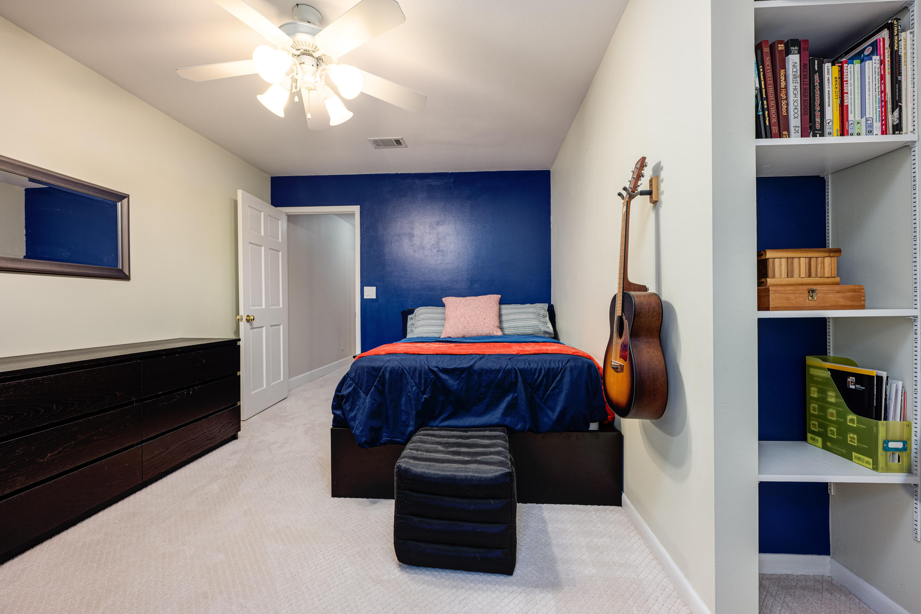 LE CHATEAU - Residential