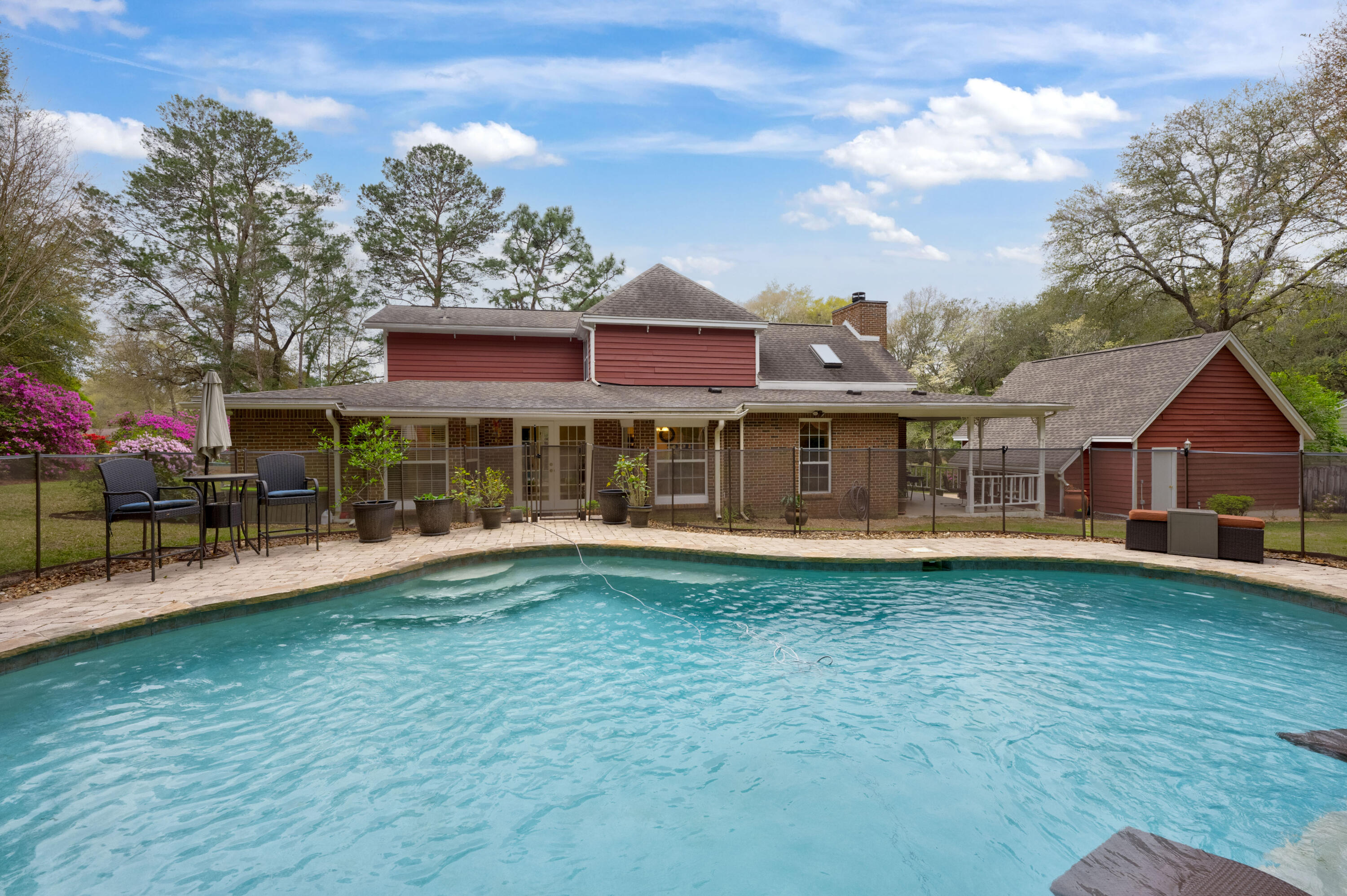 LE CHATEAU - Residential