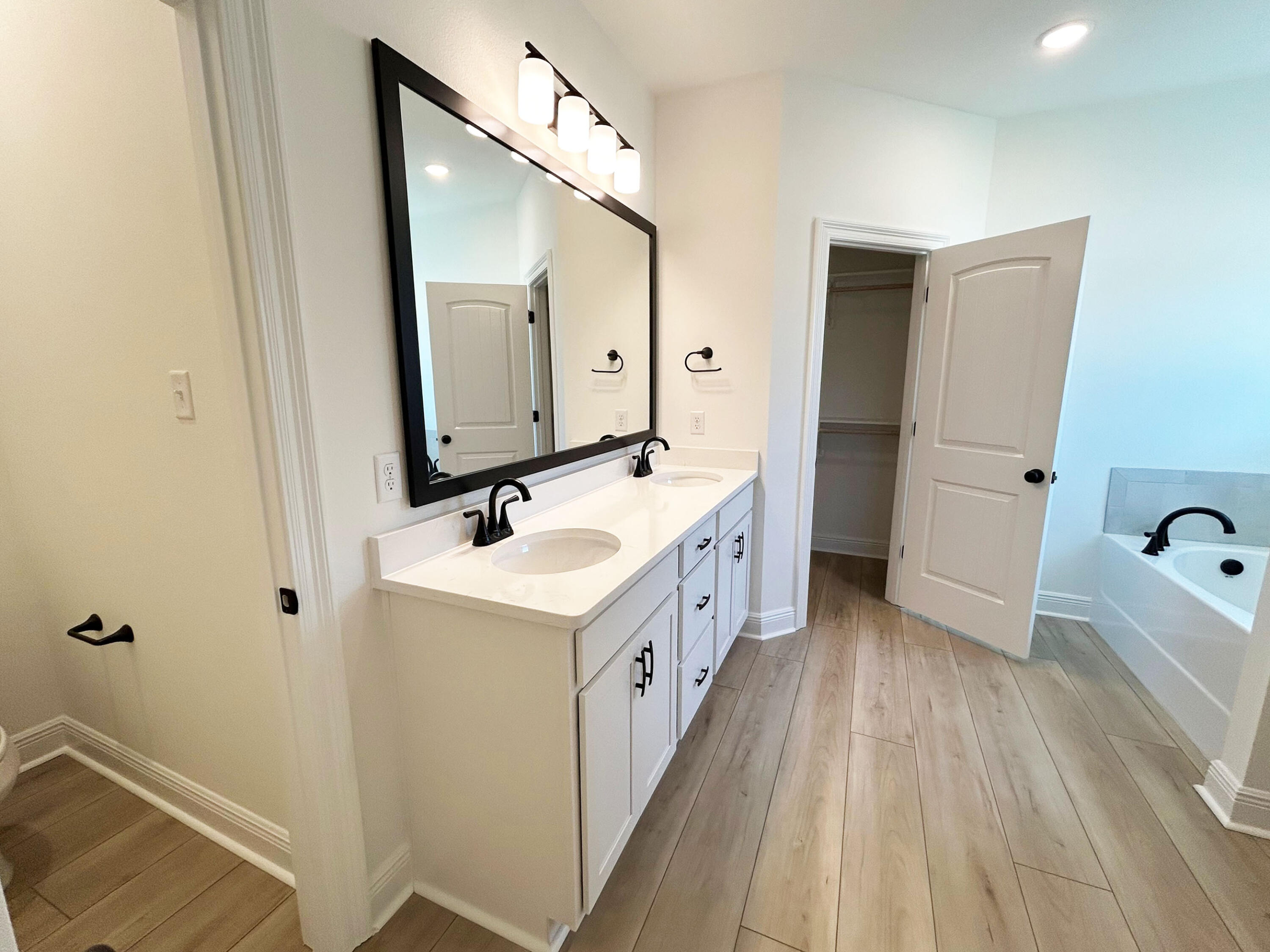 HOUSTON PLACE - Residential