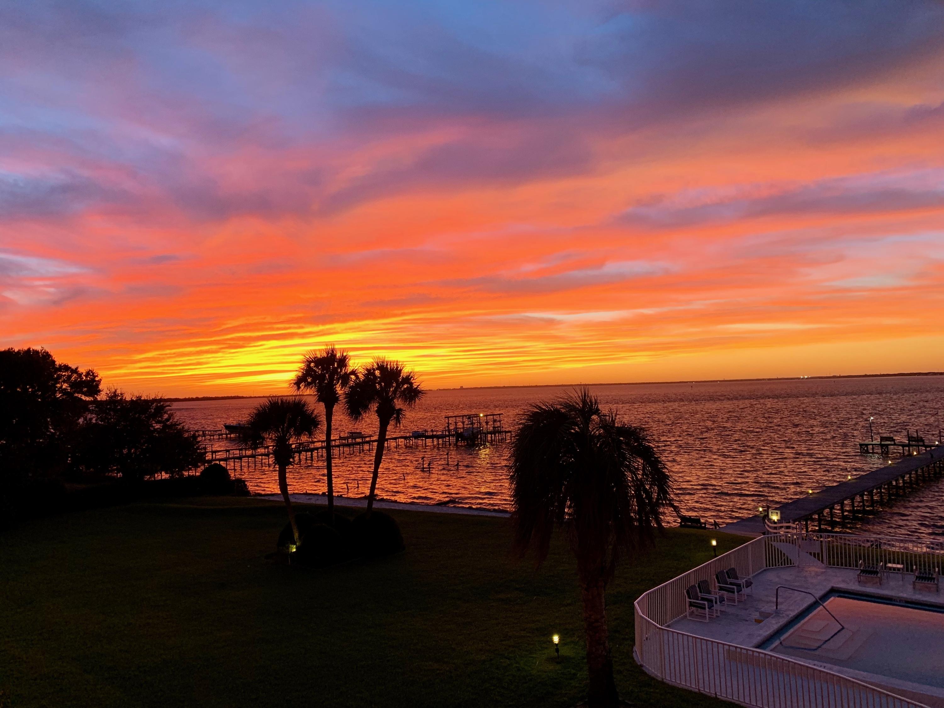 VALENCIA CONDO - Residential