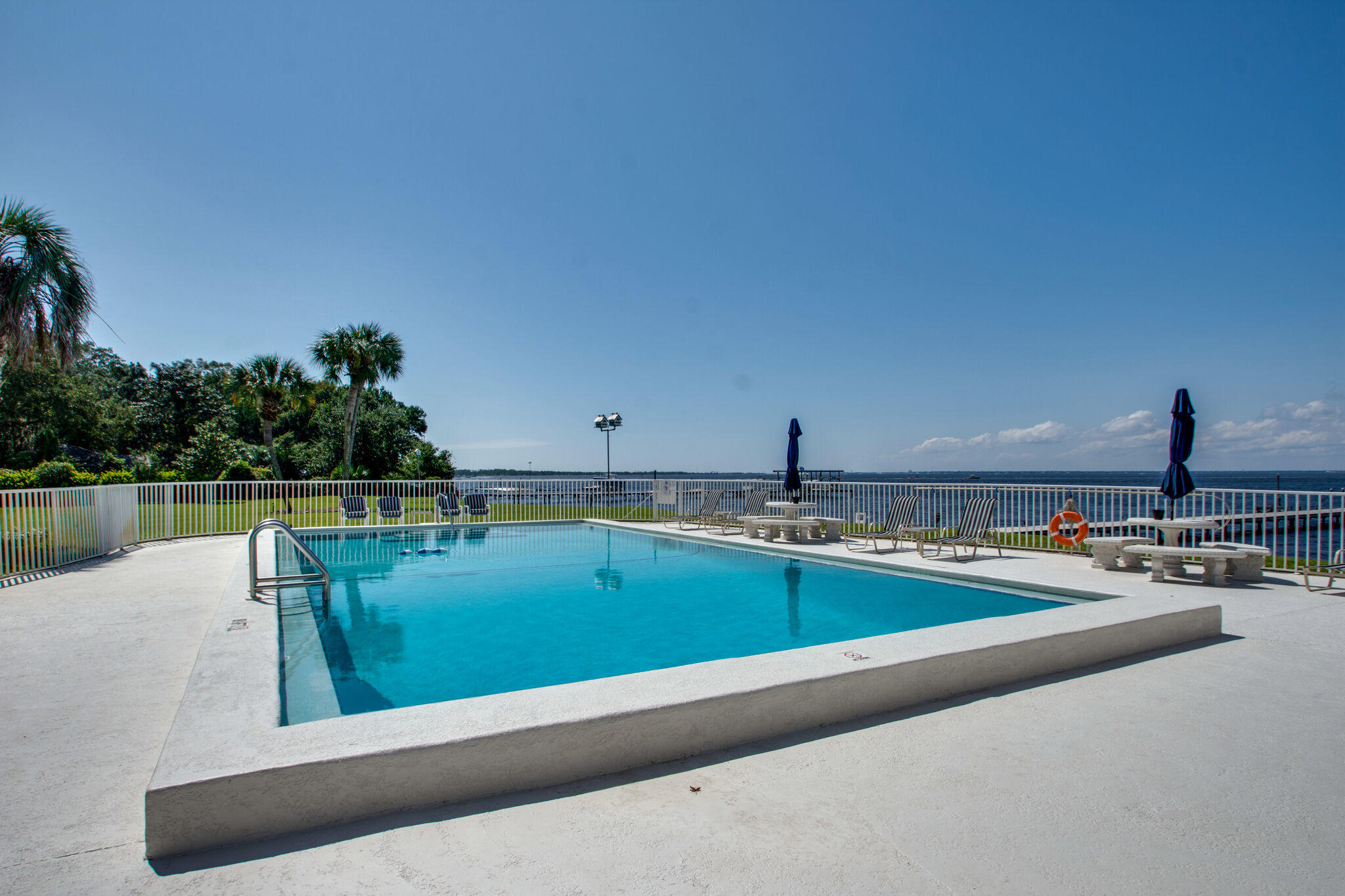 VALENCIA CONDO - Residential