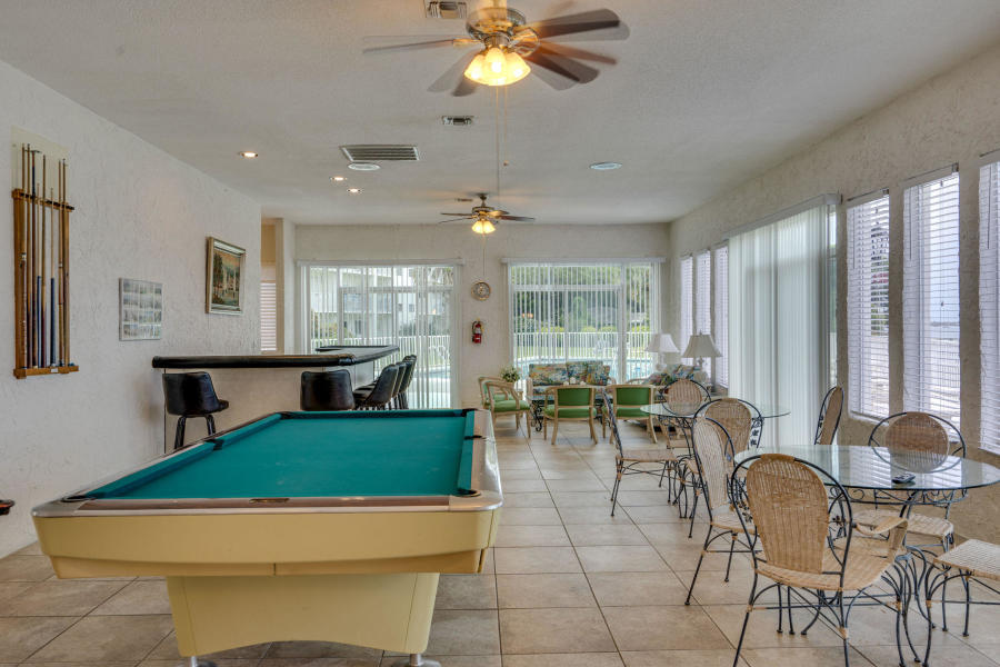 VALENCIA CONDO - Residential