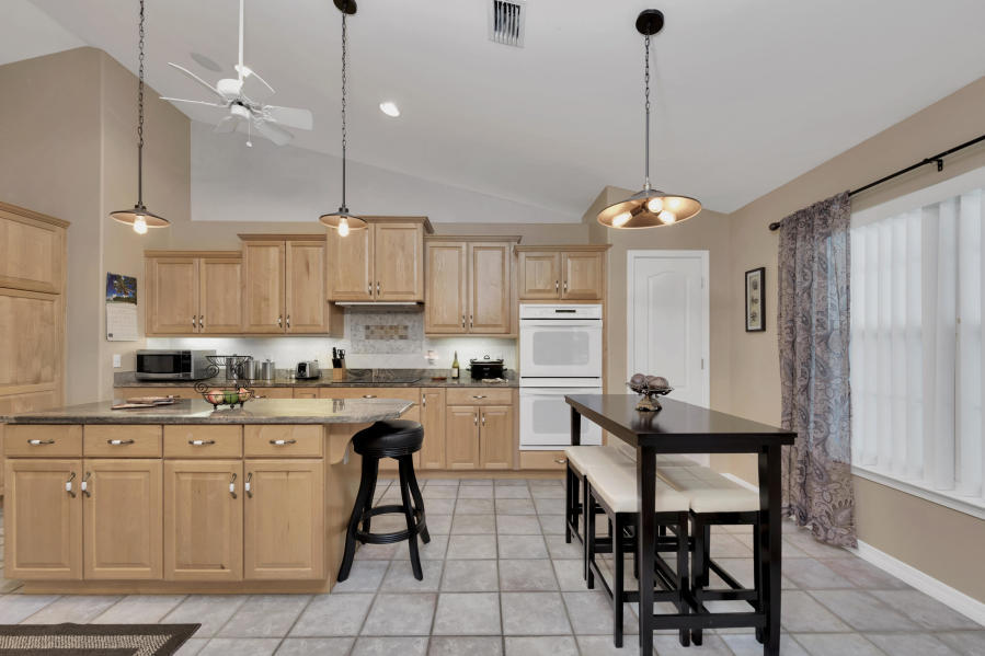 HOLLEY BY THE SEA - Residential