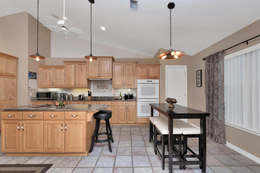 HOLLEY BY THE SEA - Residential