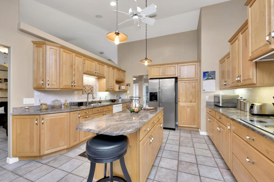 HOLLEY BY THE SEA - Residential